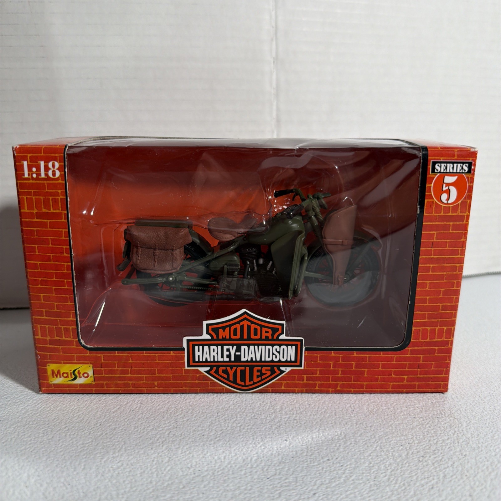 Maisto 1942 WLA Flathead Harley Davidson Motorcycle  - 1:18 Scale  -    Series 5