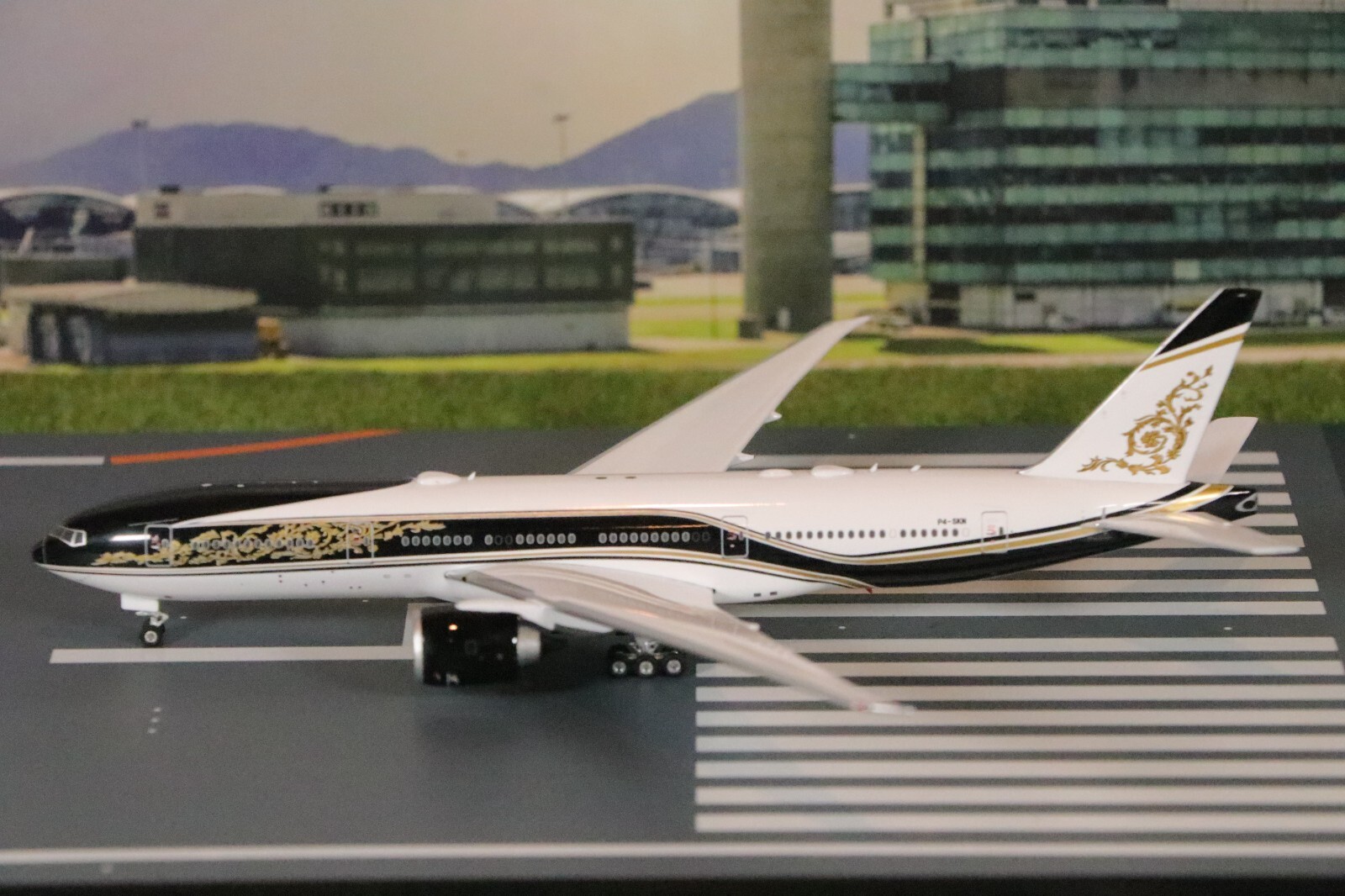 1:400  Equatorial Guinea Government B777-Phoenix Model