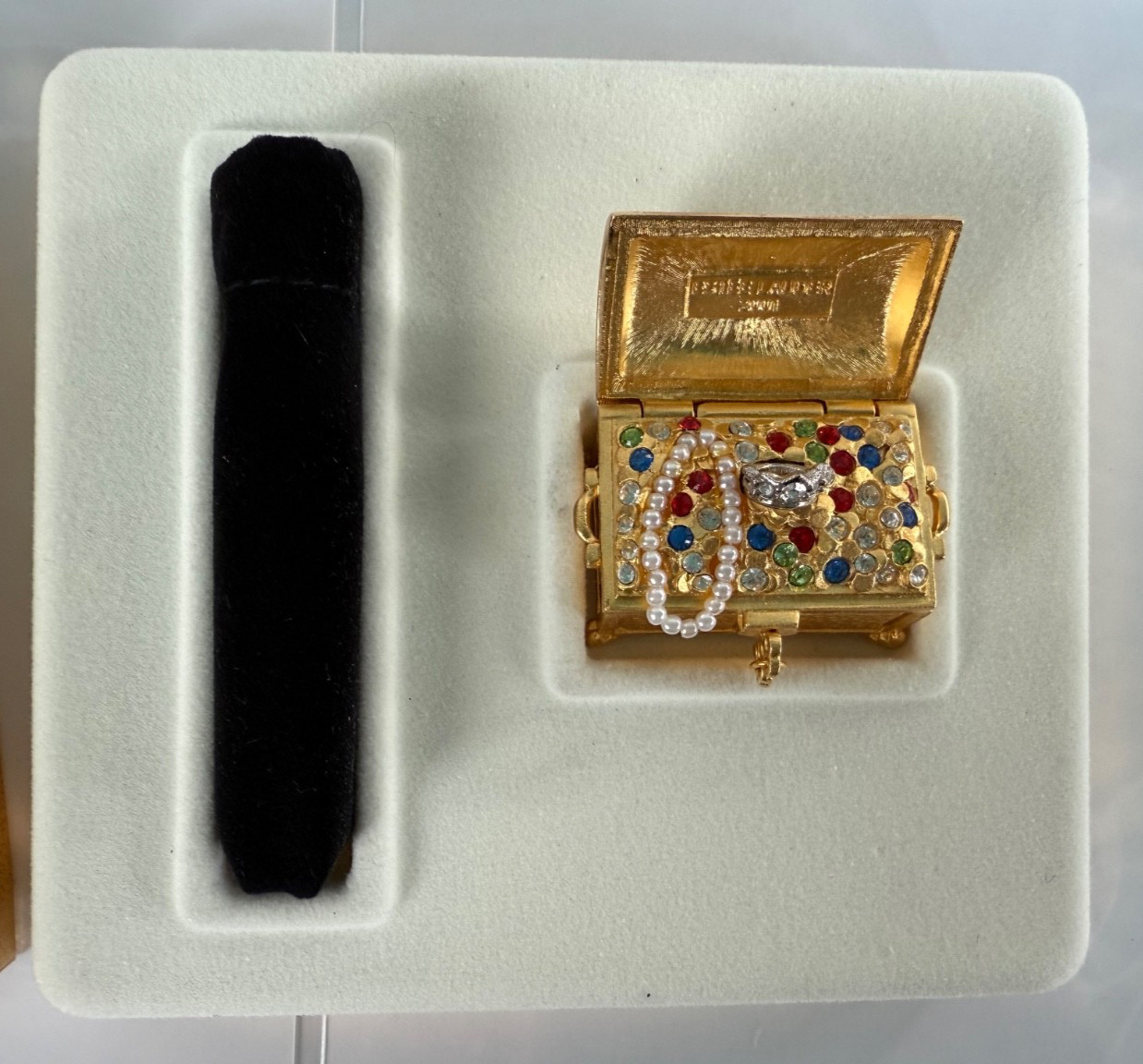 Vintage Estee Lauder Dazzling Gold Treasure Chest SolidCompact