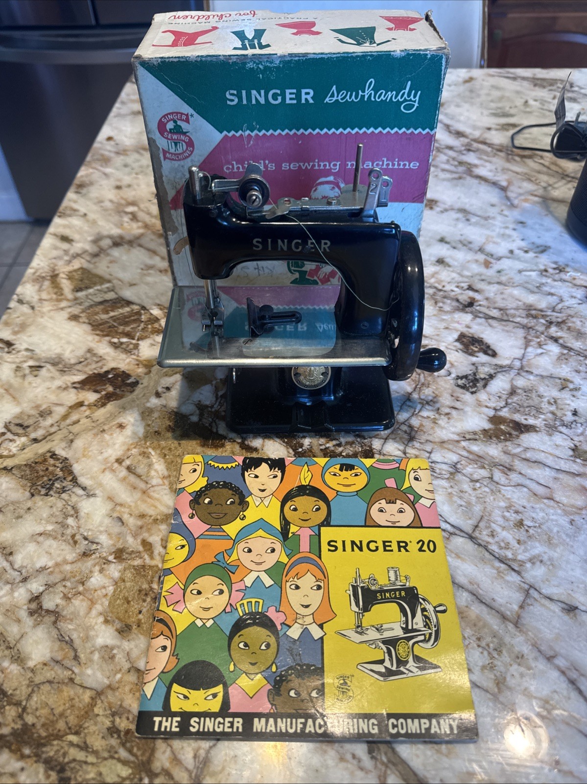 Vintage 1950s Singer Sewhandy Model 20 Sewing Machine W/ Box 