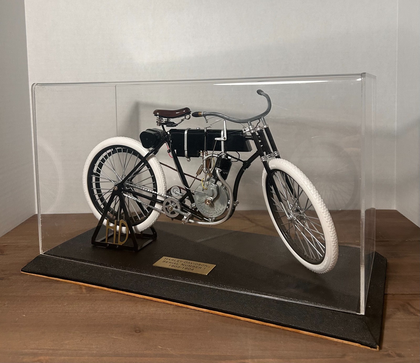 Harley-Davidson Serial Number One 1903-1904 Xonex 1:6 Diecast w Display Case