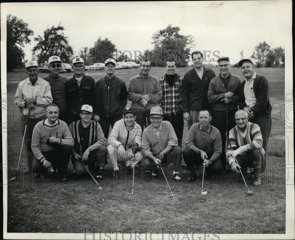 1967 Press Photo Central Press golf tournament participants at a course
