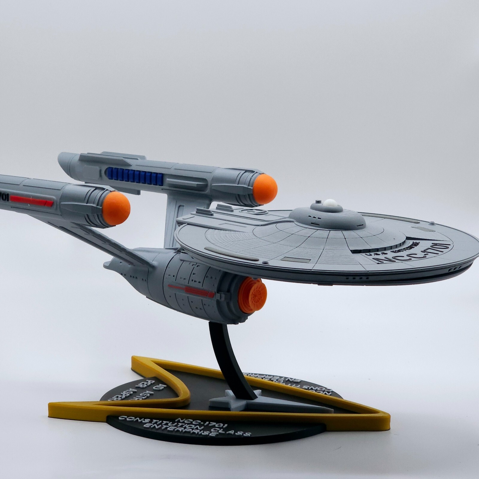 Star Trek USS Enterprise NCC-1701 18