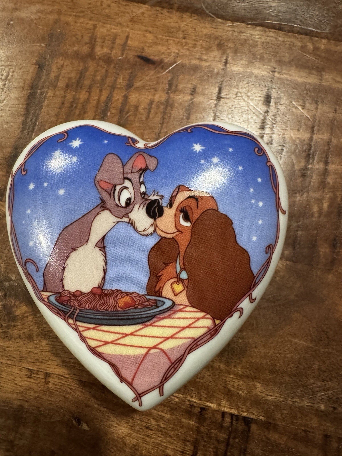 Disney Artoria Limoges Lady and the Tramp “Prelude to a Kiss”  #244/2500 w/Box