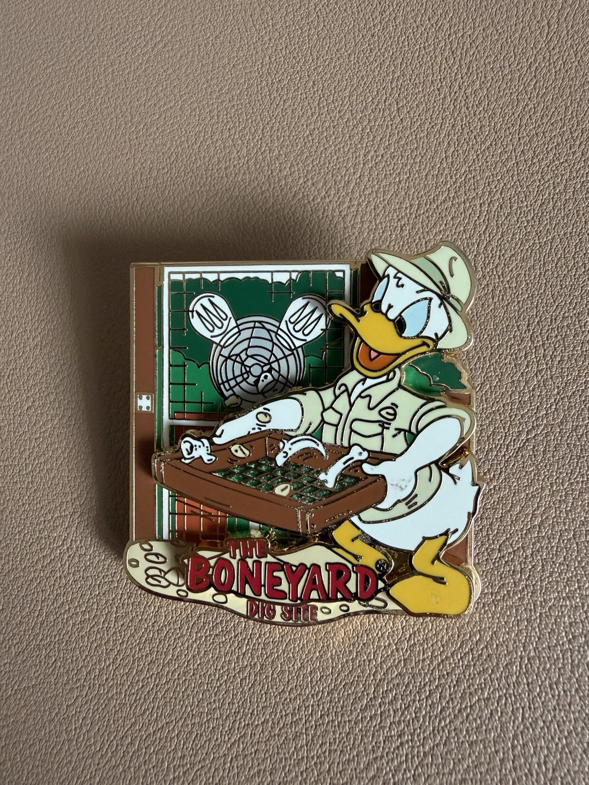 2006 Disney WDW Donald Boneyard Dig Site Dinoland Hidden Disney Pin LE2500