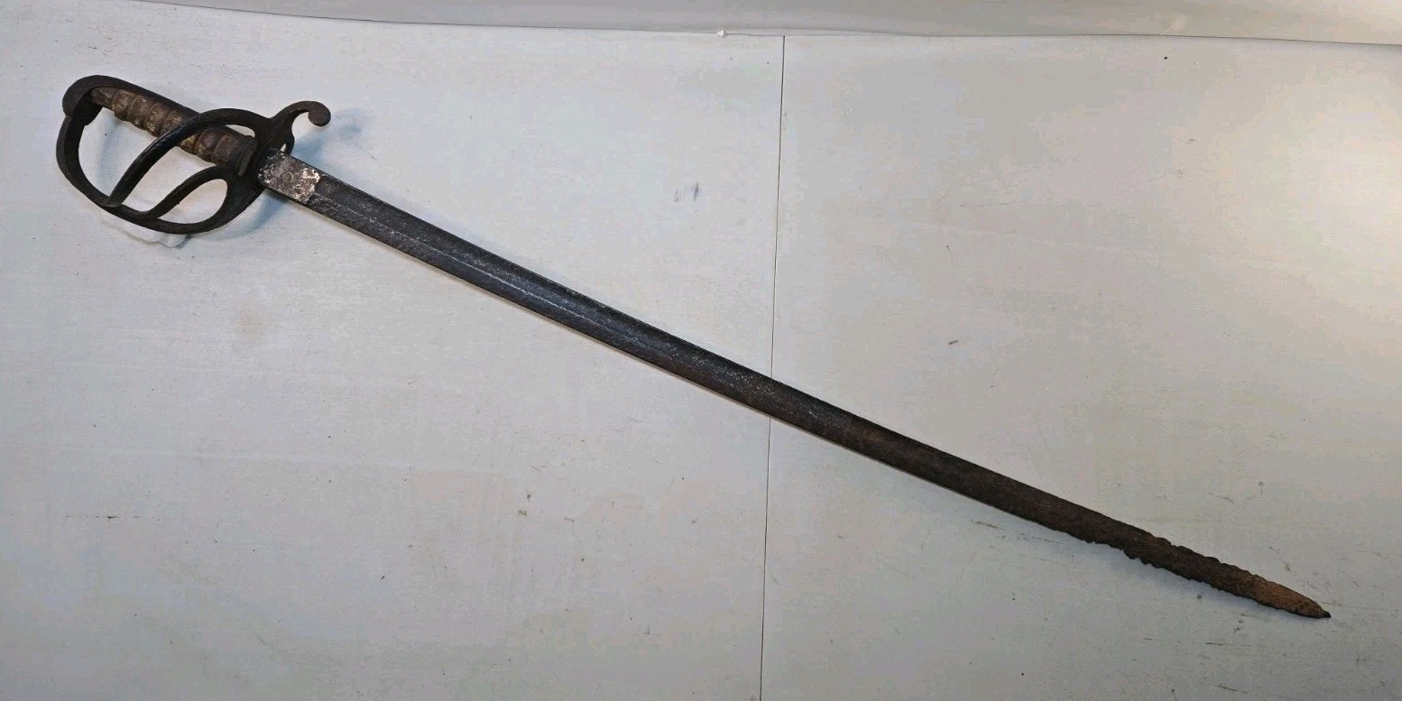 Pre-WWI British Pattern 1821 Artillery Officers Sword - Relic