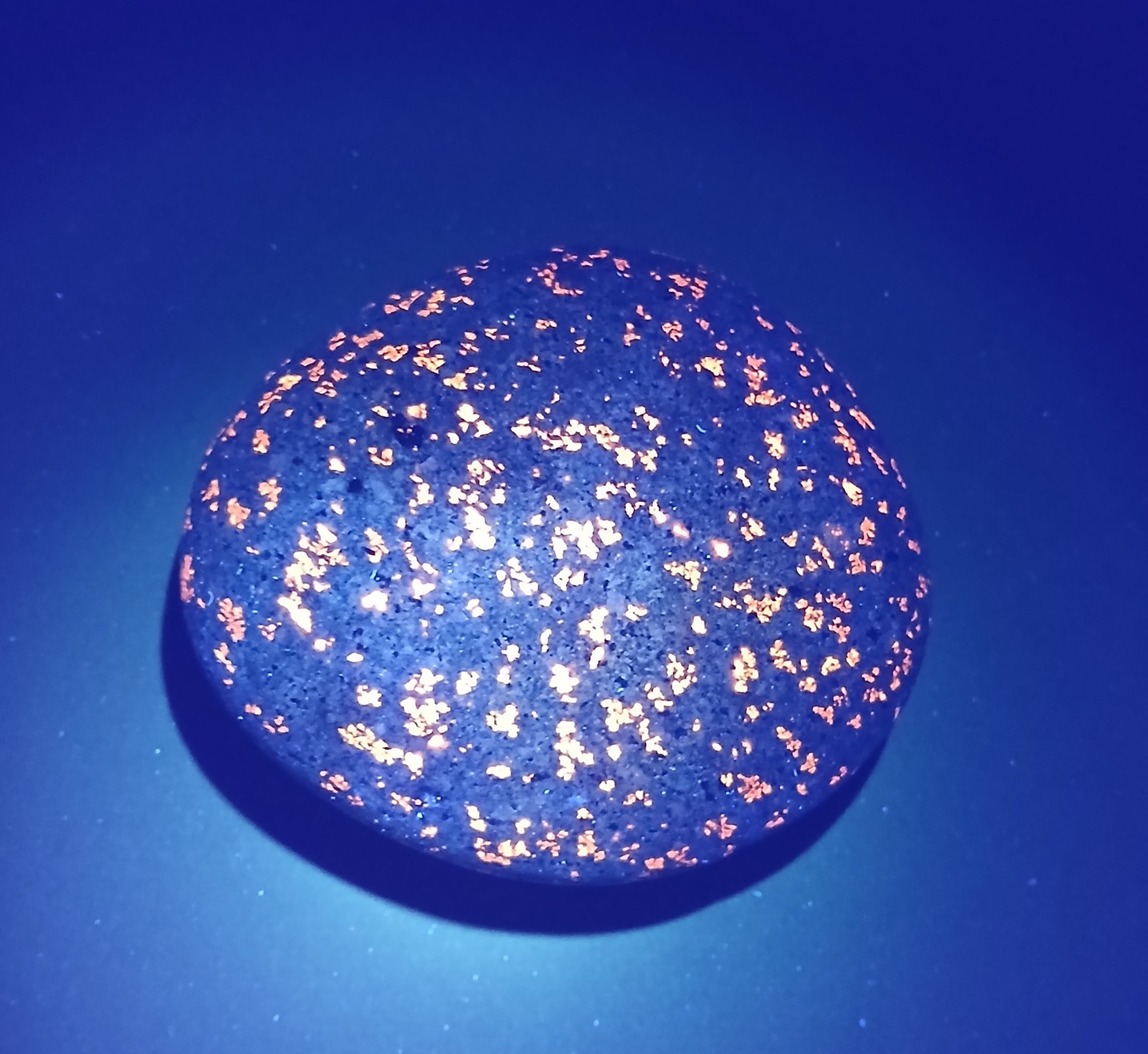 Fluorescent Sodalite ( Yooperlite )  About  1 lb 6 Oz.  Large and Bright
