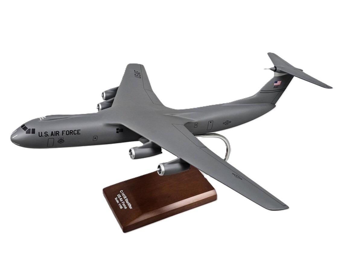 USAF Lockheed C-141B Starlifter AMC Low Viz Desk Display Model 1/100 SC Airplane