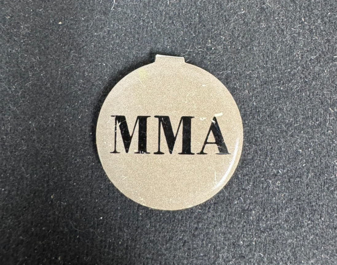 Vintage 1970s MMA Metropolitan Museum of Art The Met Admission Tab Badge