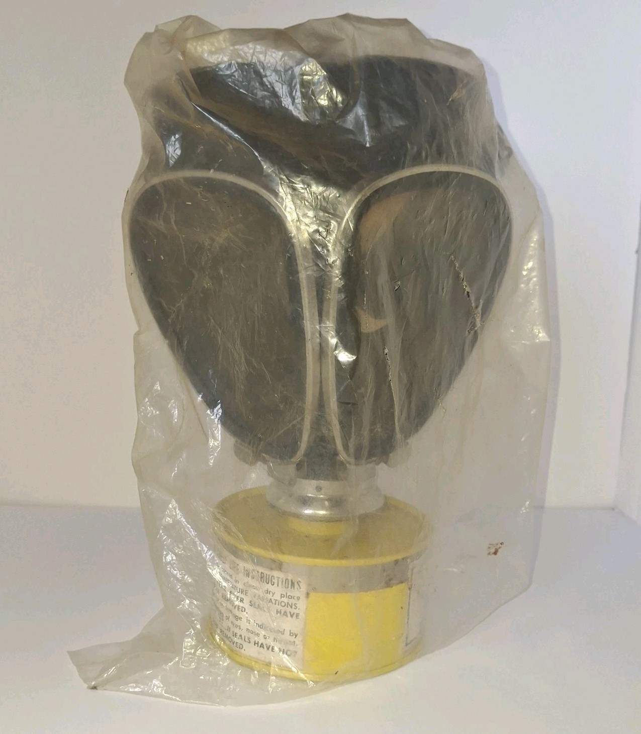 Vtg 1966 Acme Scott Gas Mask Chin Canister 272-OVAG-L Glass Lens NOS Prop Only