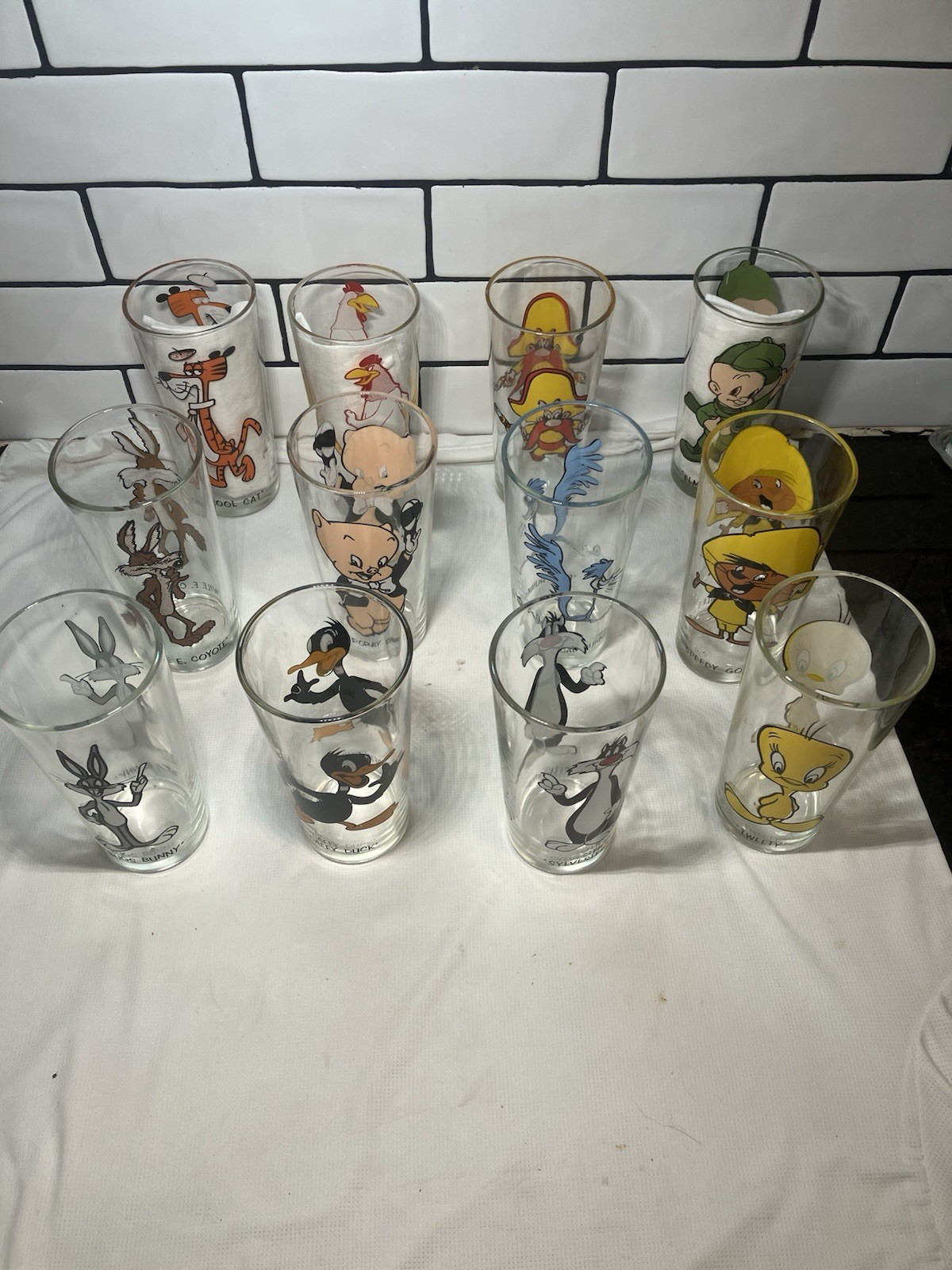 Vintage 1973 Looney Tunes Pepsi Collector Series Glasses Complete Lot of 12