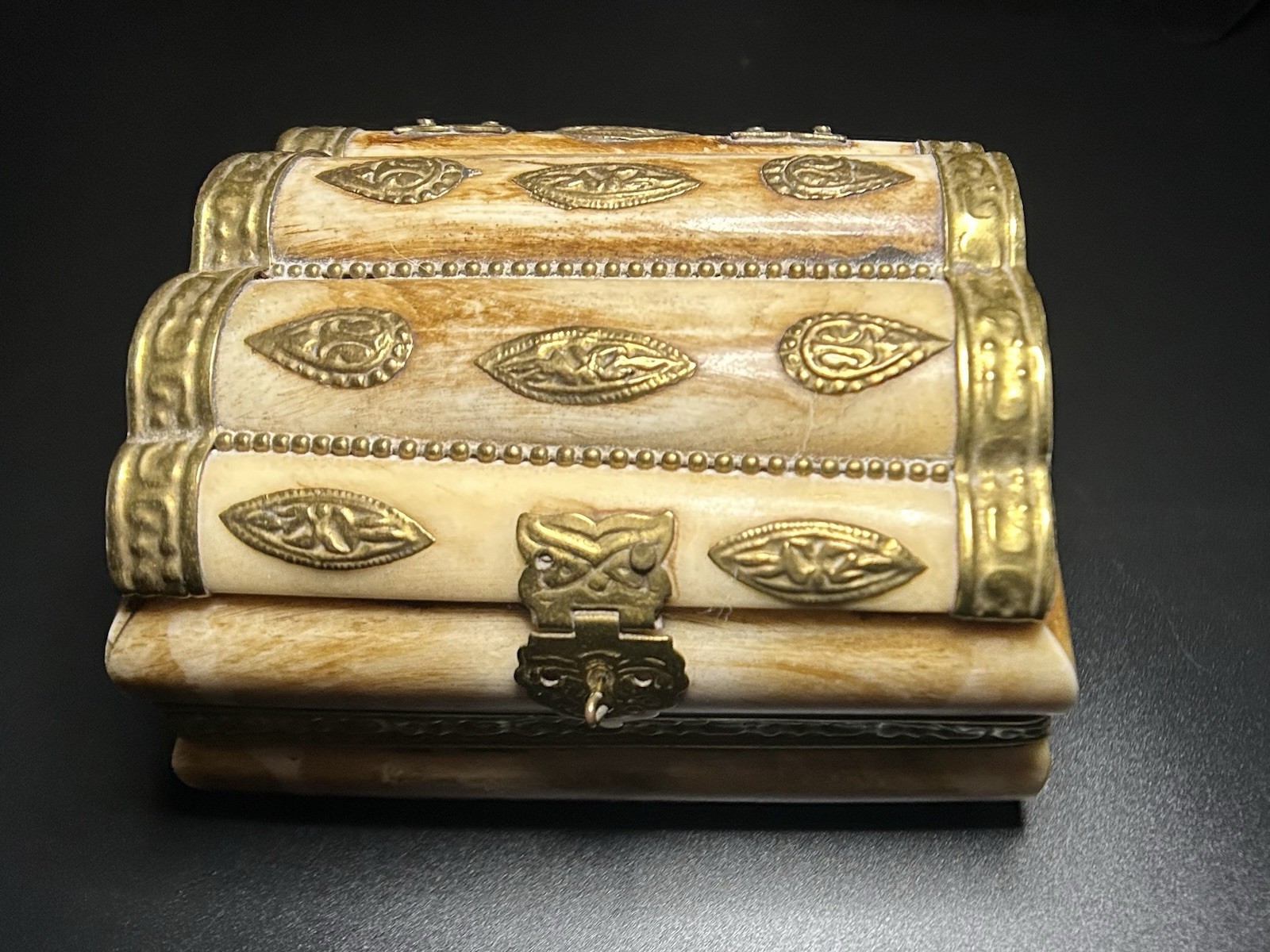 Vintage Handcrafted Camel Bone & Brass Trinket Box India Hinged 6
