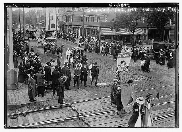 Photo:Suffrage Pageant Parade Mineola Long Island New York 1913