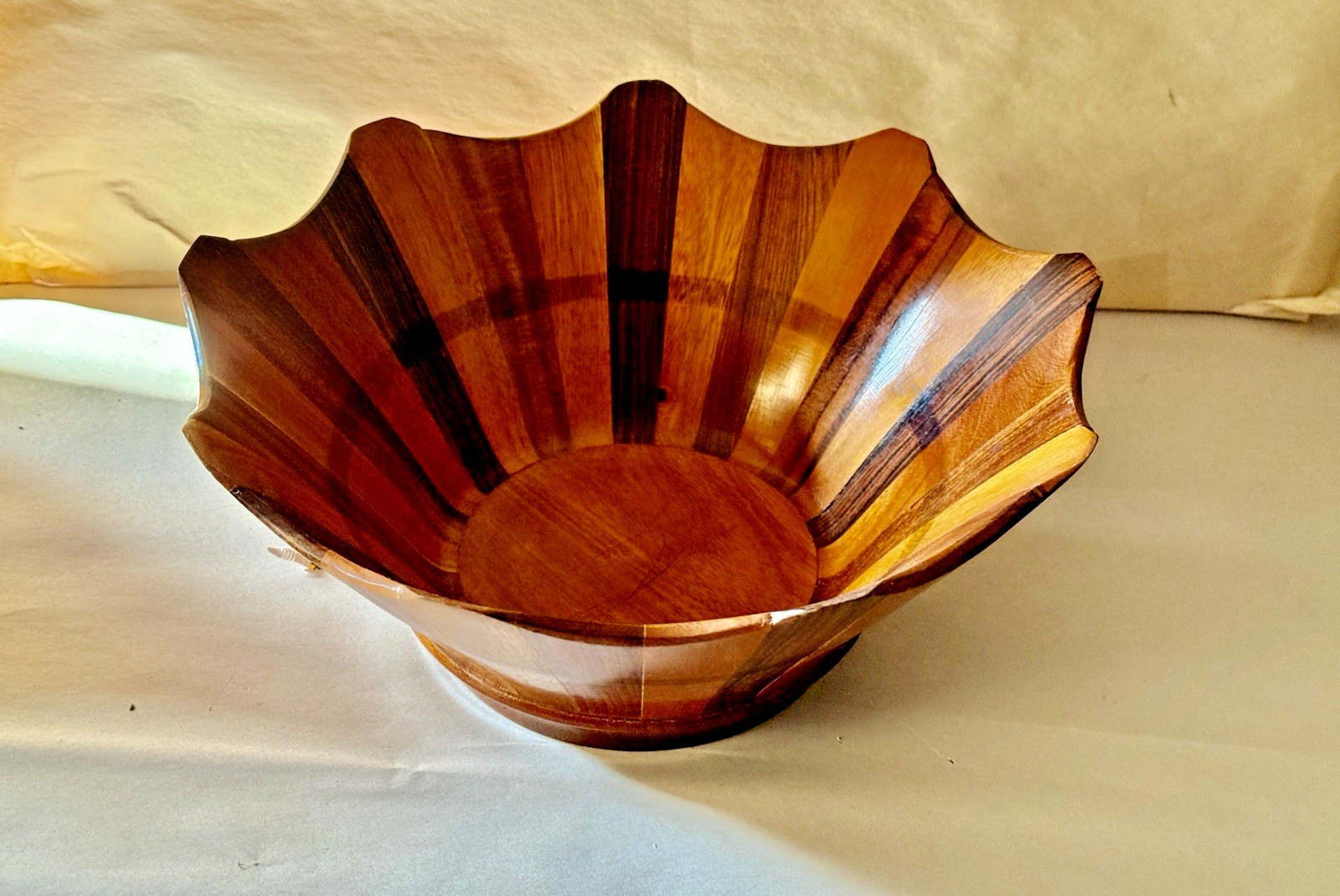 Vintage Artisan Crafted Banded Multi-Wood Mid Century Centerpiece Bowl, 10