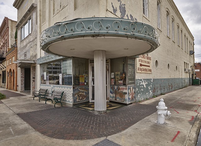 Photo:Jackson Mississippi Mayflower Cafe Entrance 2017 Downtown Building