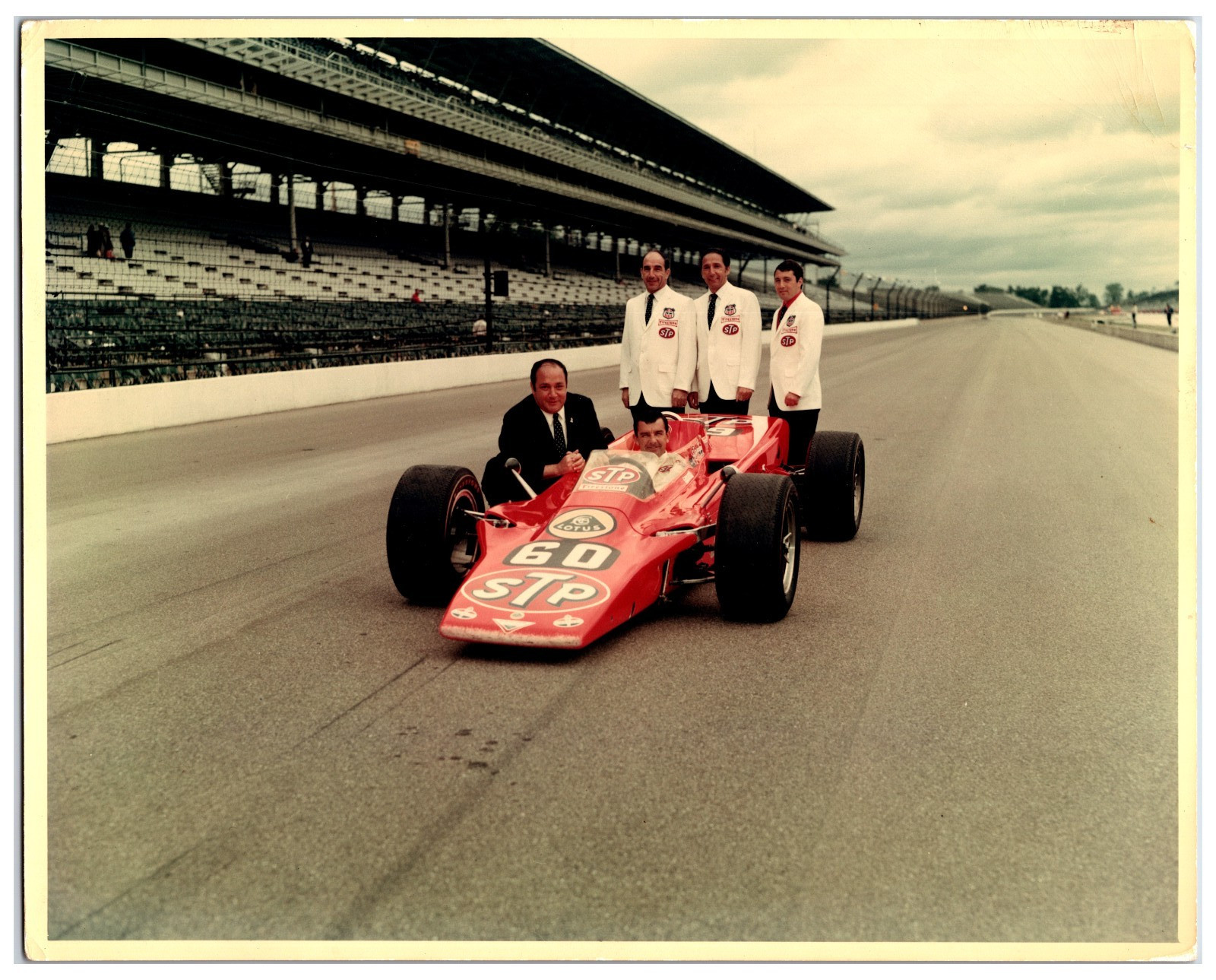 Original 1968 Indy 500 - Joe Leonard #60 Lotus 56 Indy Race Car Photo (8\