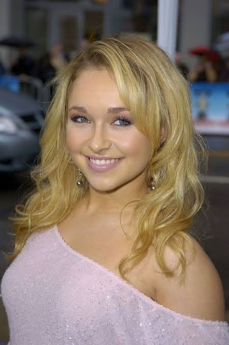 BEAUTIFUL Hayden Panettiere 8X10 Photo