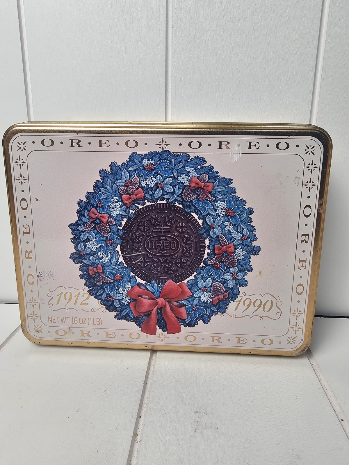 VINTAGE 1990 OREO CHRISTMAS HOLIDAY COOKIE TIN WREATH BOW 1912-1990 LINER INTACT