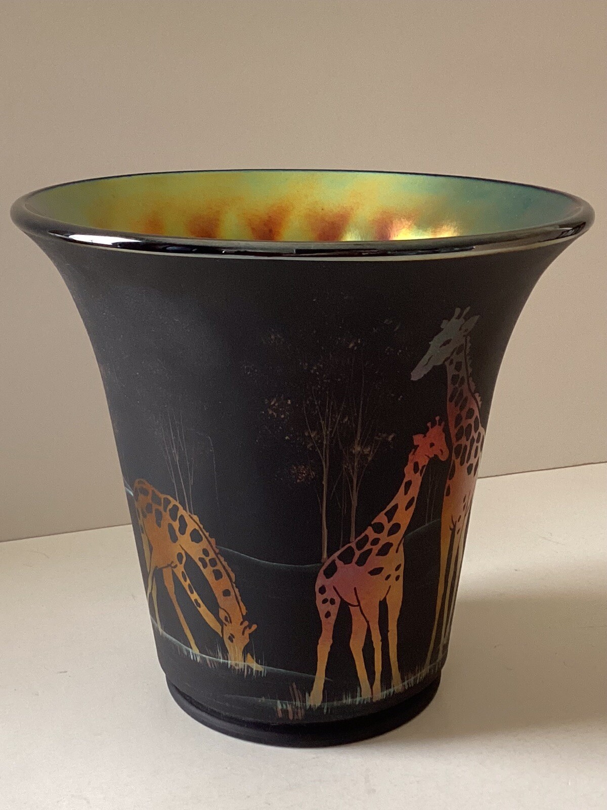 Fenton Giraffe “Mother’s Love”  Signed 2006 Limited Edition 