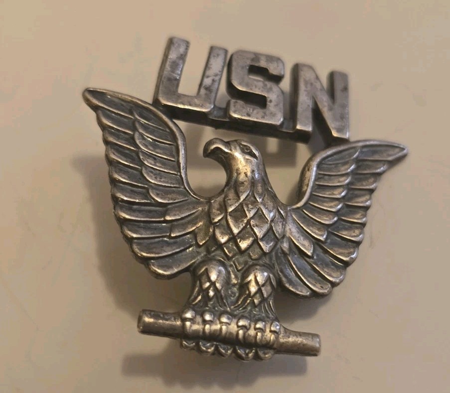Vintage US Navy USN Eagle Badge Screw Back Pin Insignia 1/20 Silver Filled