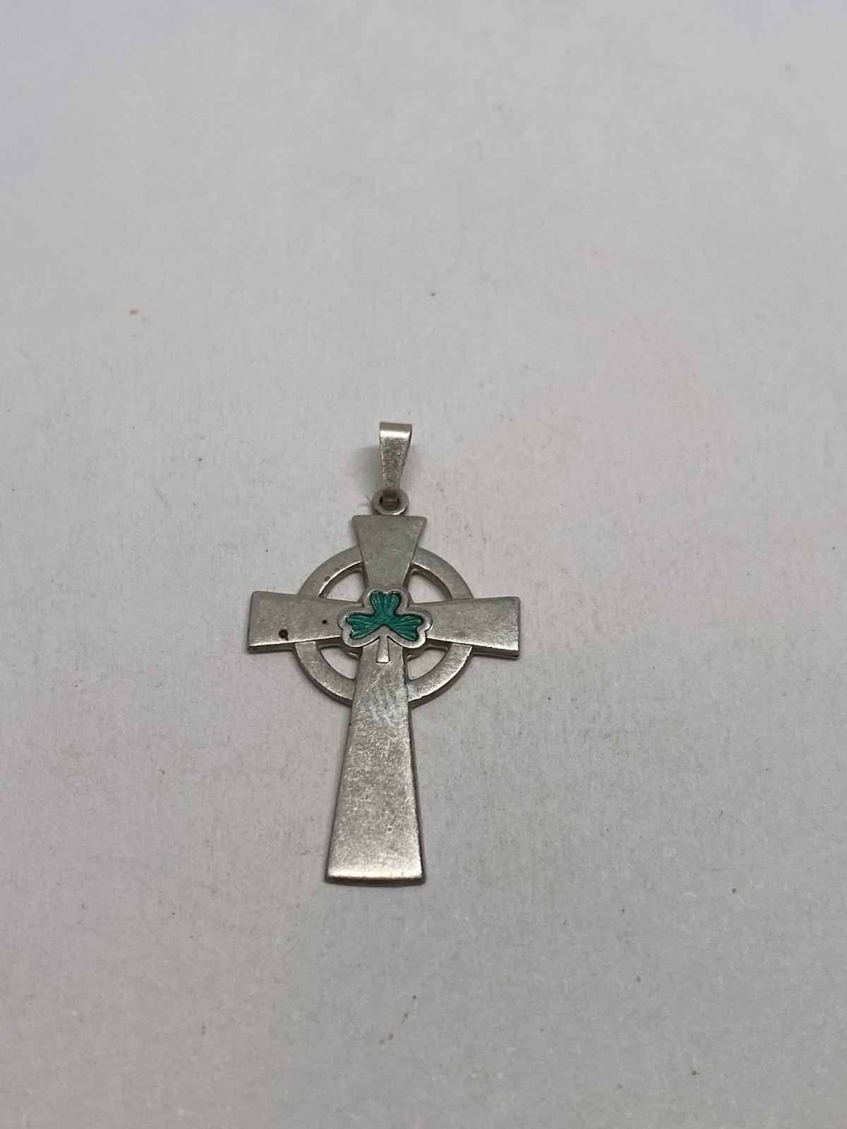1.5g 925 STERLING SILVER MADE IN IRELAND CROSS PENDANT ENAMEL FOUR LEAF CLOVER