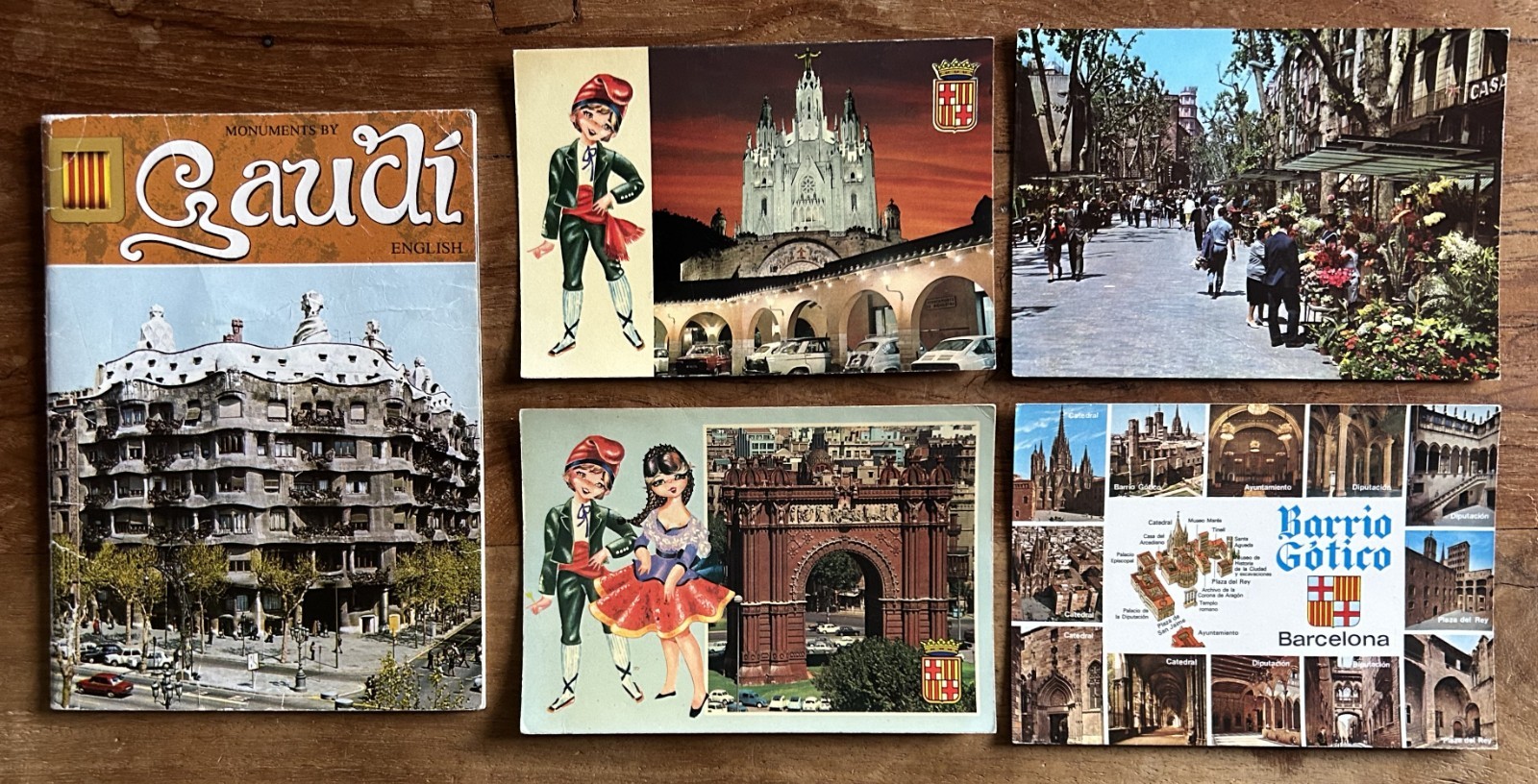 Vintage Barcelona Postcards + Gaudí Guide Book 1989 Sagrada Familia Travel Spain