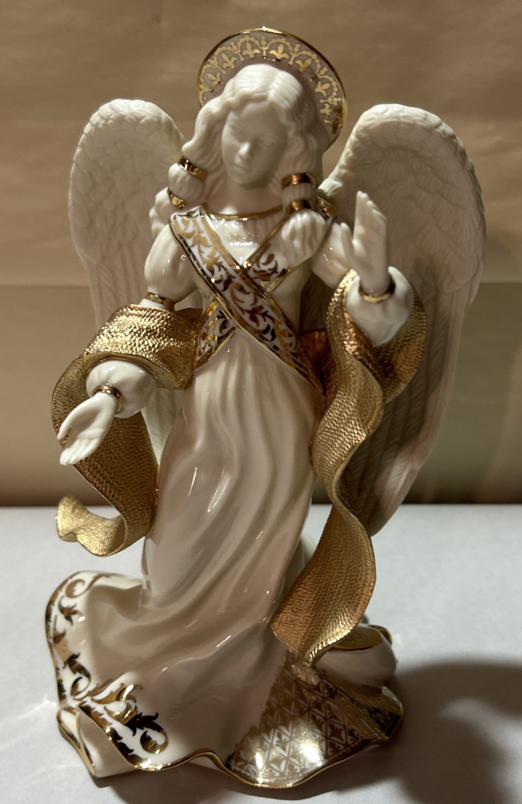 Lenox First Blessing Nativity Angel of Peace Gold 6119200 Excellent