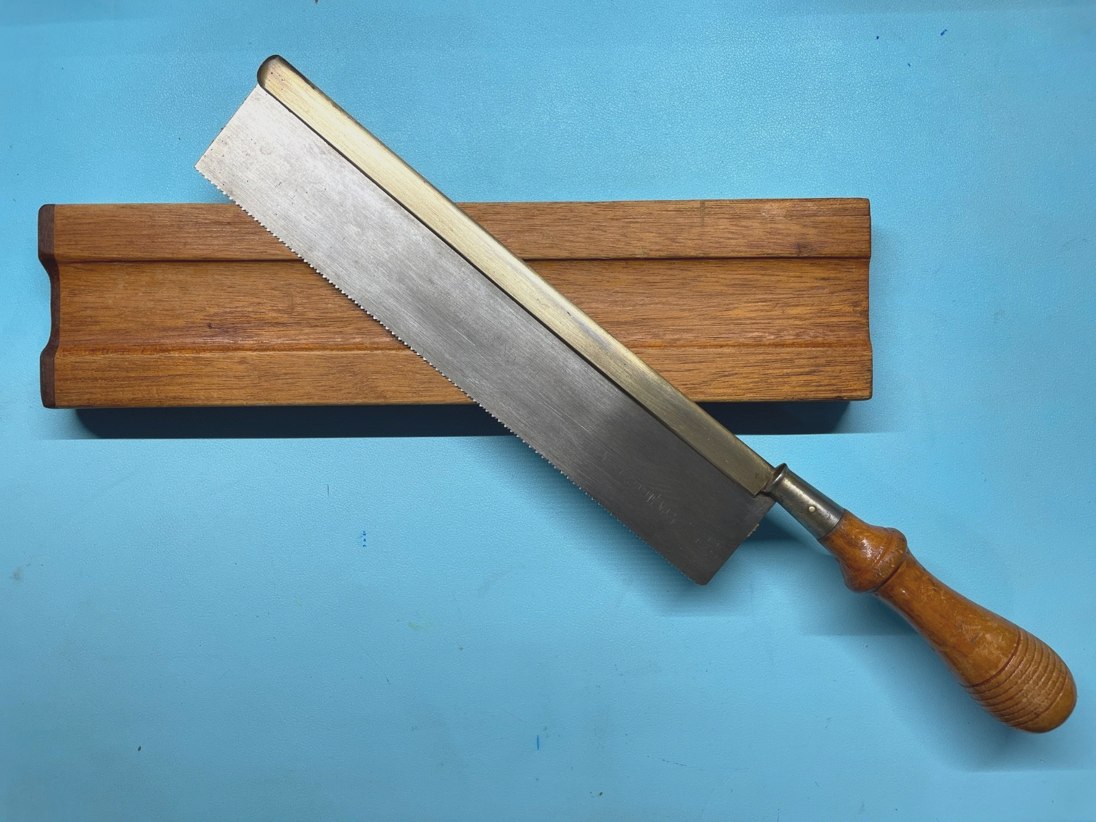 Vintage Disston & Sons No.68 Dove Tail Gents Saw 10” Blade With Wooden Case USA