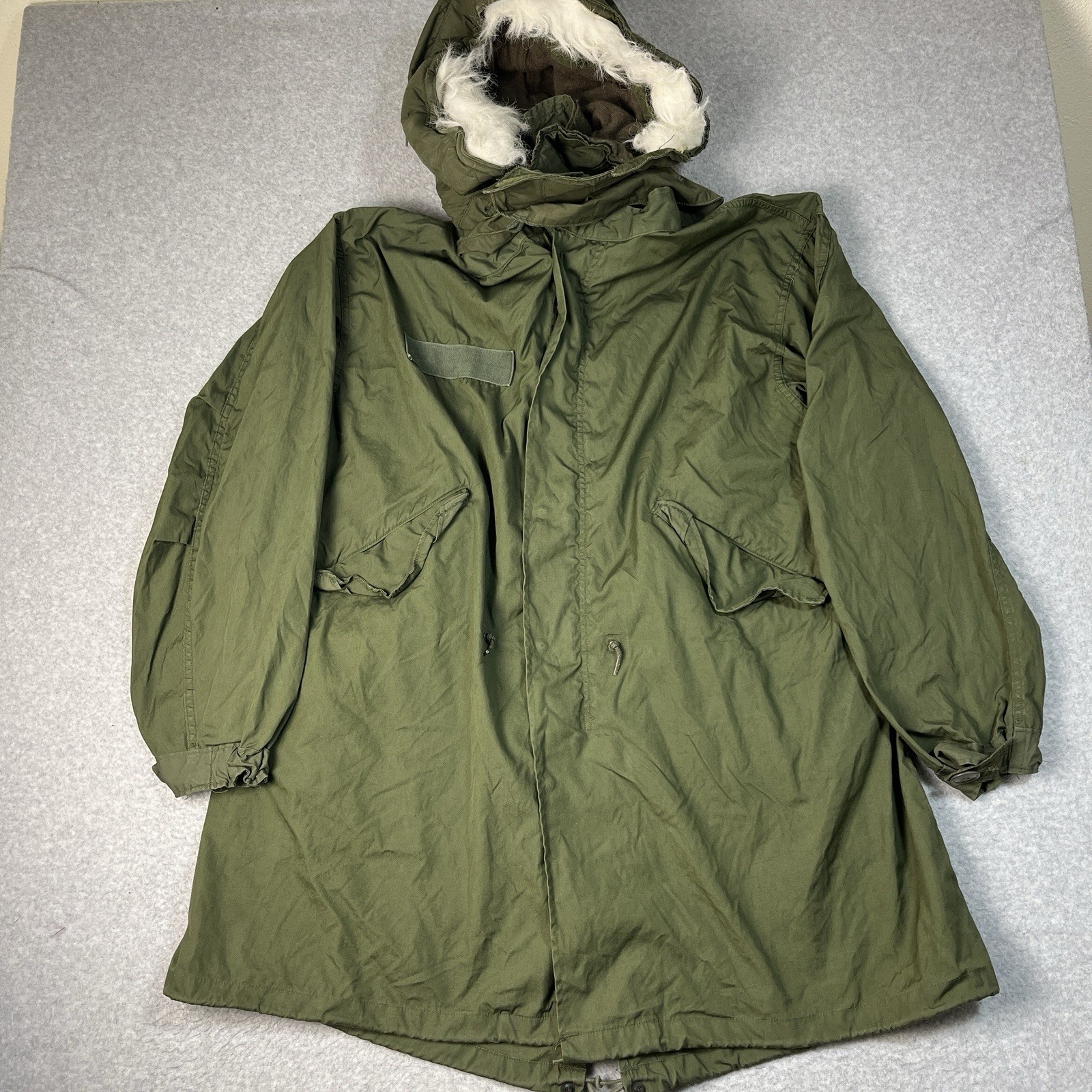 Vintage Vietnam War M-65 Fishtail Parka Mens Medium 70s Fur Ruff Hood Cold