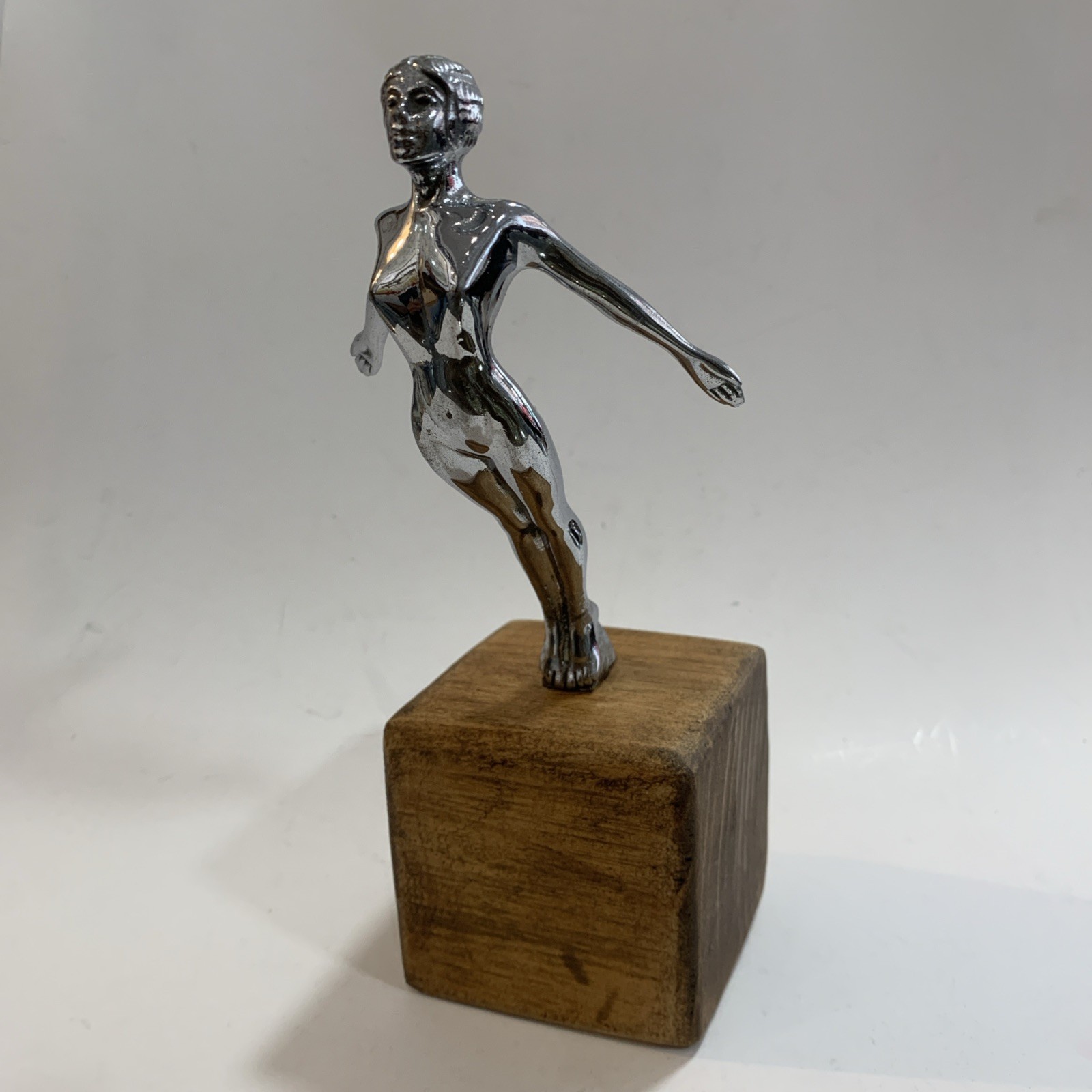 VINTAGE 1930s DESMO SPEED NYMPH CAR RAD CAP MASCOT ~ HOOD ORNAMENT