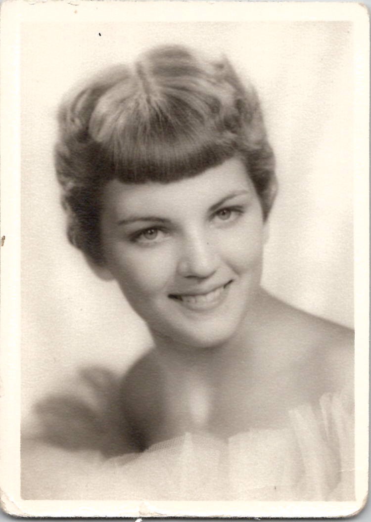 Beautiful Woman Model Headshot Portrait Glamor Americana 1920s Vintage Photo