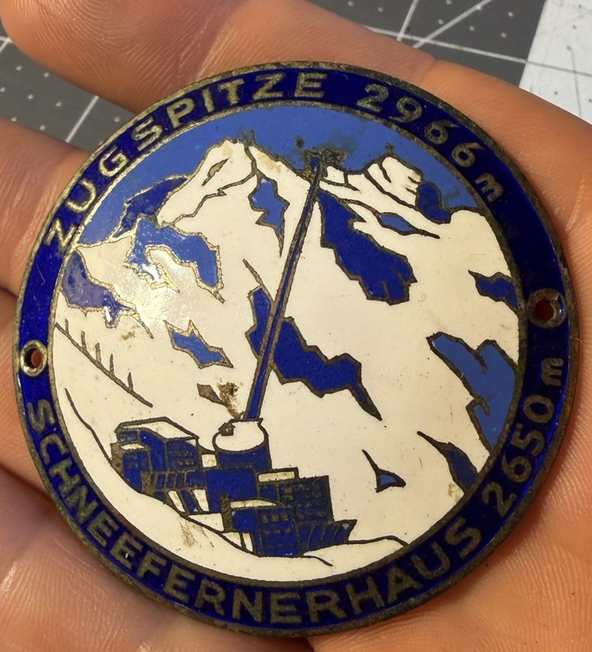Vintage enamel travel badge ZUGSPITZE 2966m SCHNEEFERNERHAUS Germany