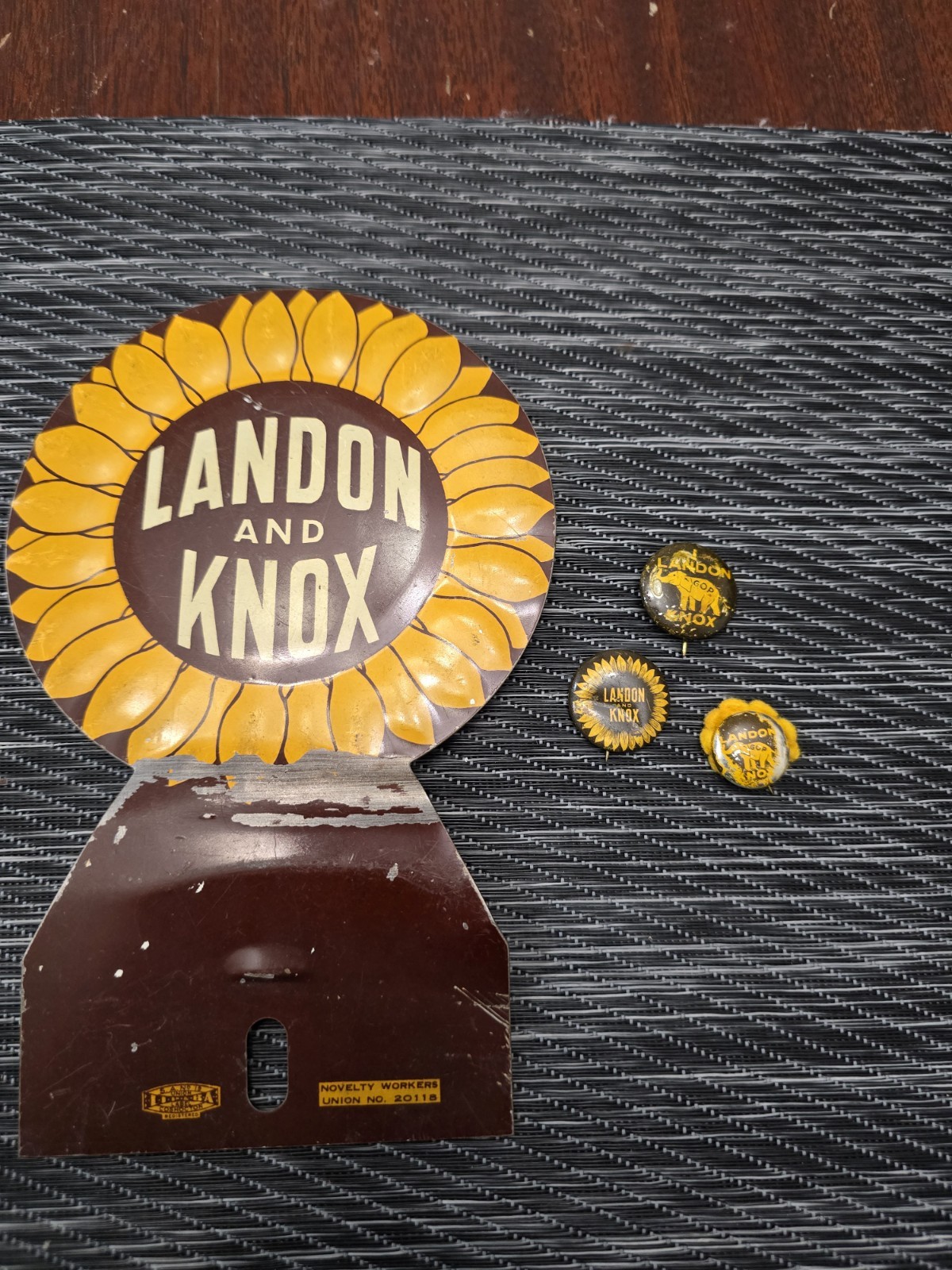 Vintage 1936 LANDON and KNOX for President (GOP) Car Topper With 3 Campaign Pins