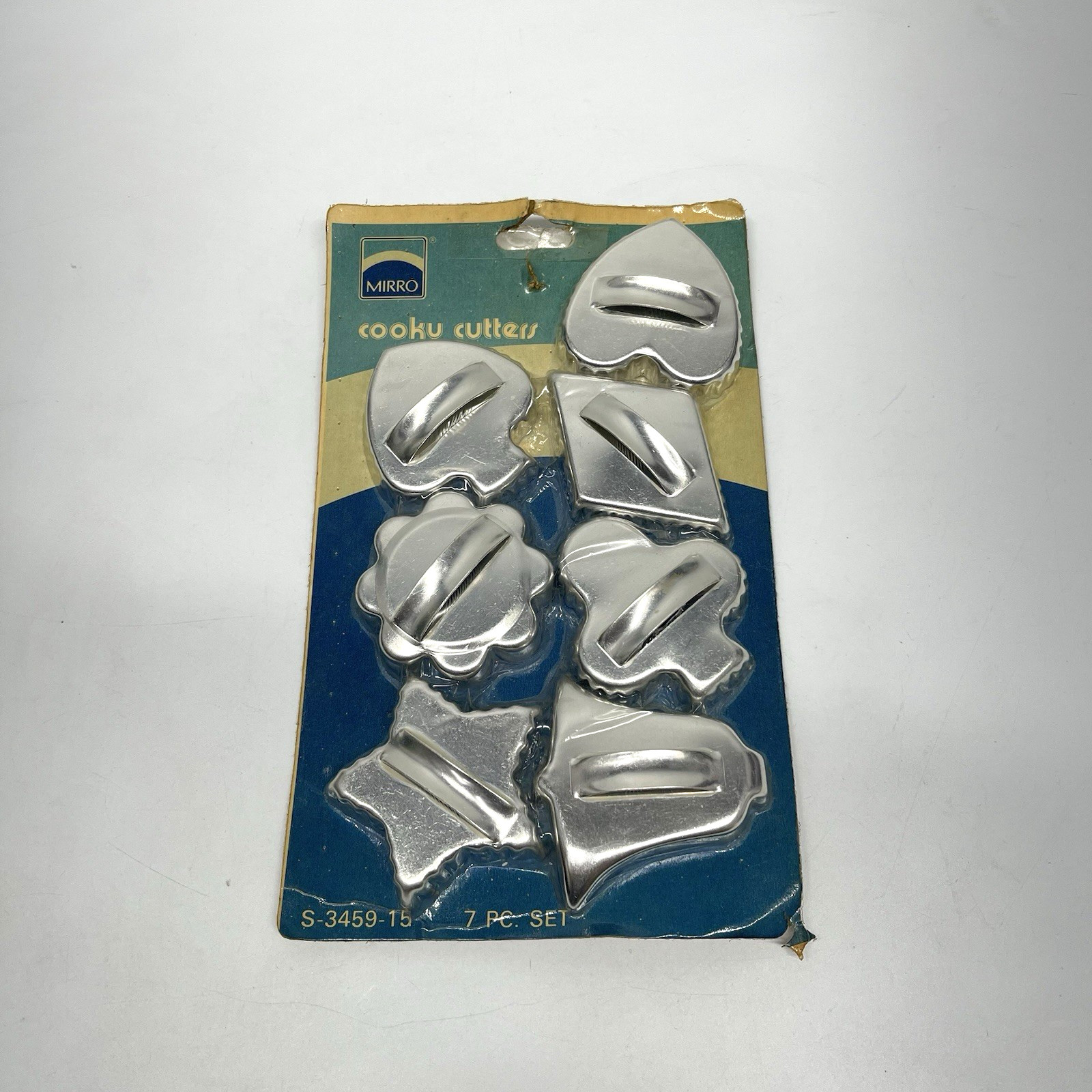 Vintage 50s Factory Sealed Mirro Aluminum Cookie Cutters 7 Piece S-3459-15 NOS