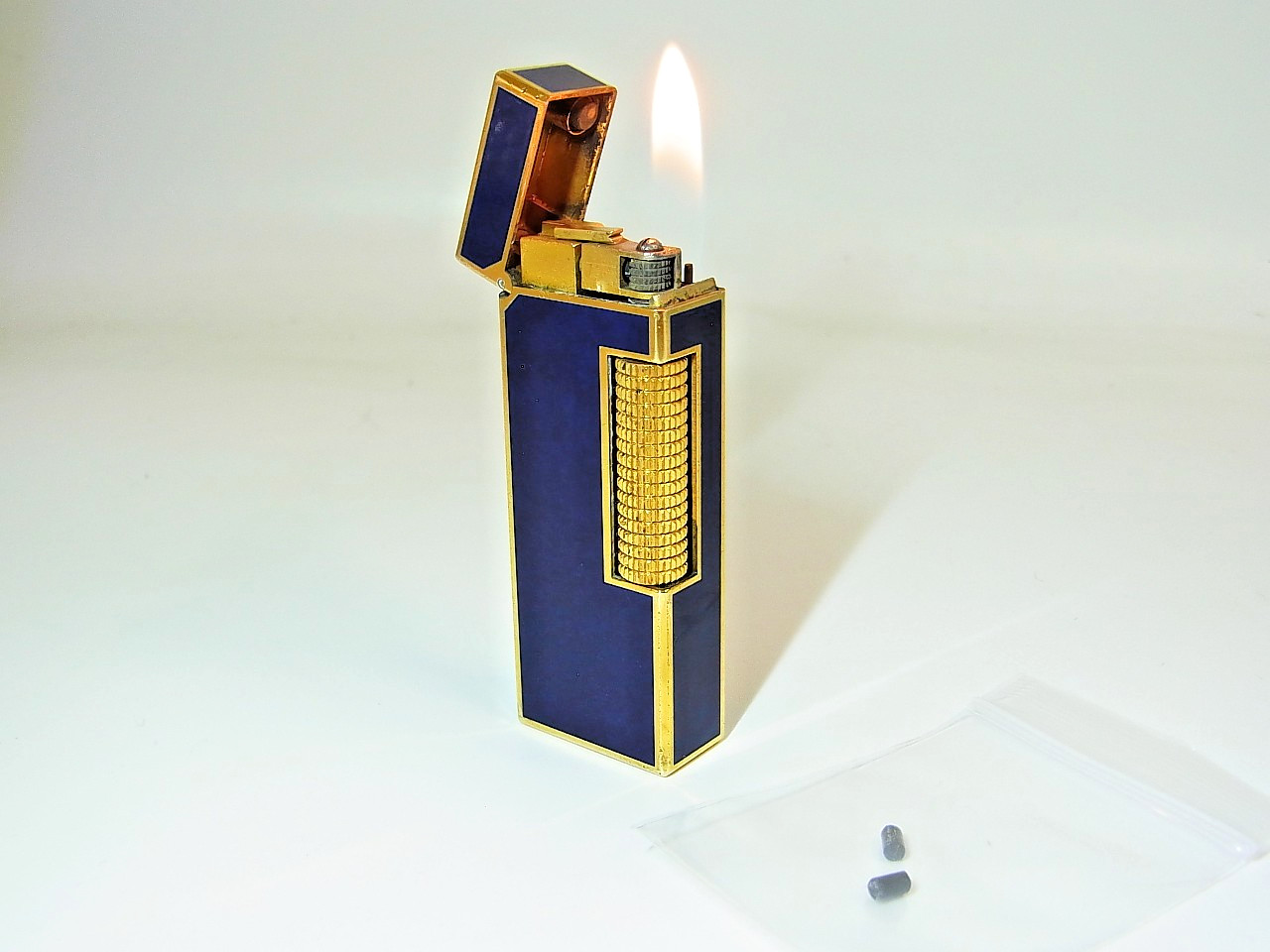 Working Dunhill Rollagas Lighter Lapis Lazuli Blue Gold with 2 flints (B815-1