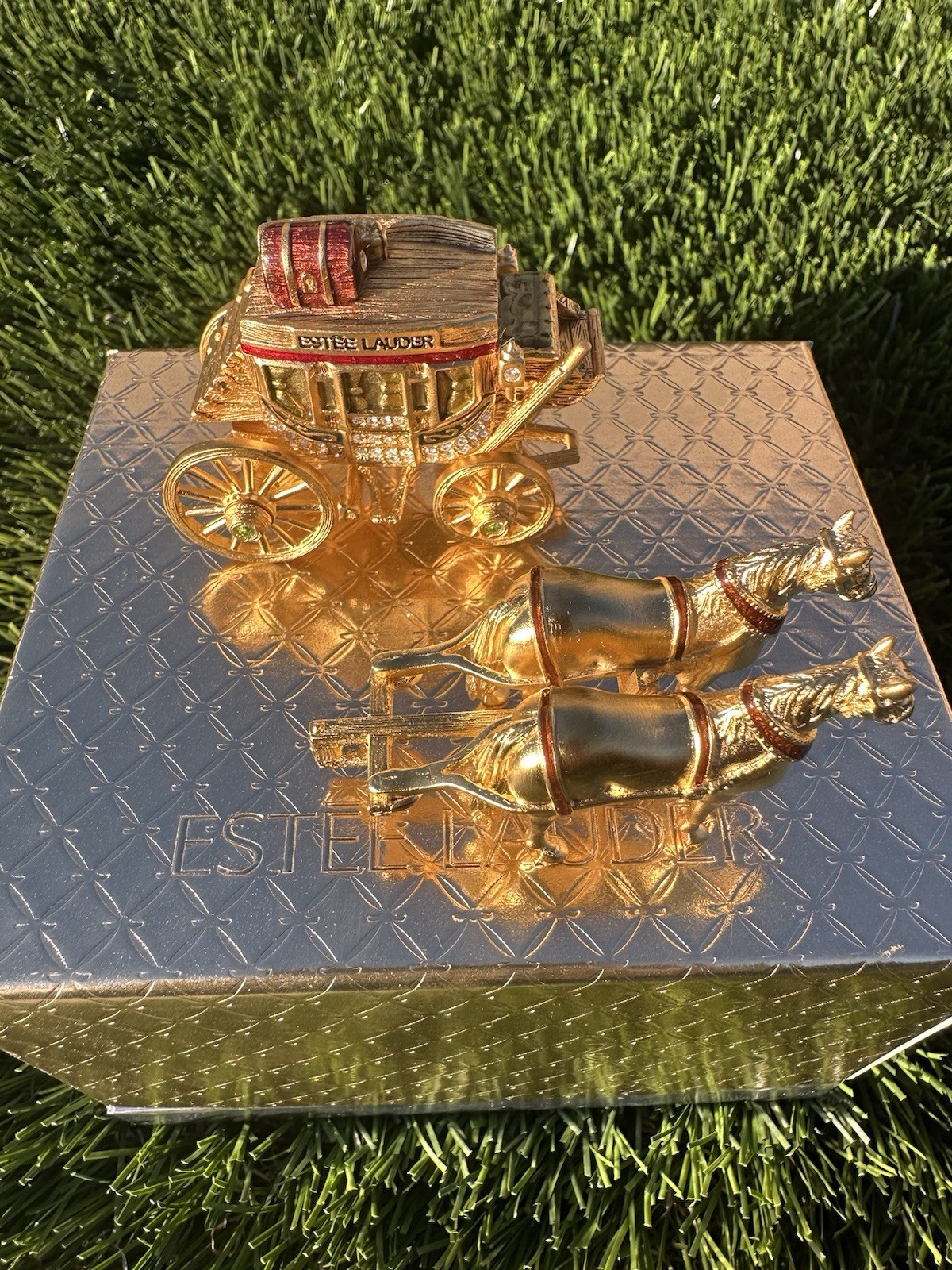 ⭐️ Estée Lauder Gilded Stagecoach Compact Perfume⭐️
