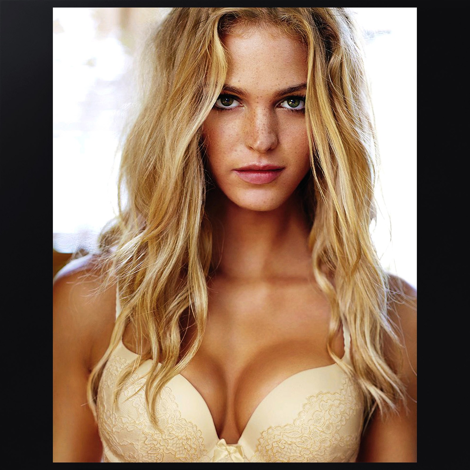 Erin Heatherton 069 | 8 x 10 Photograph | Celebrity Model, Beautiful Woman