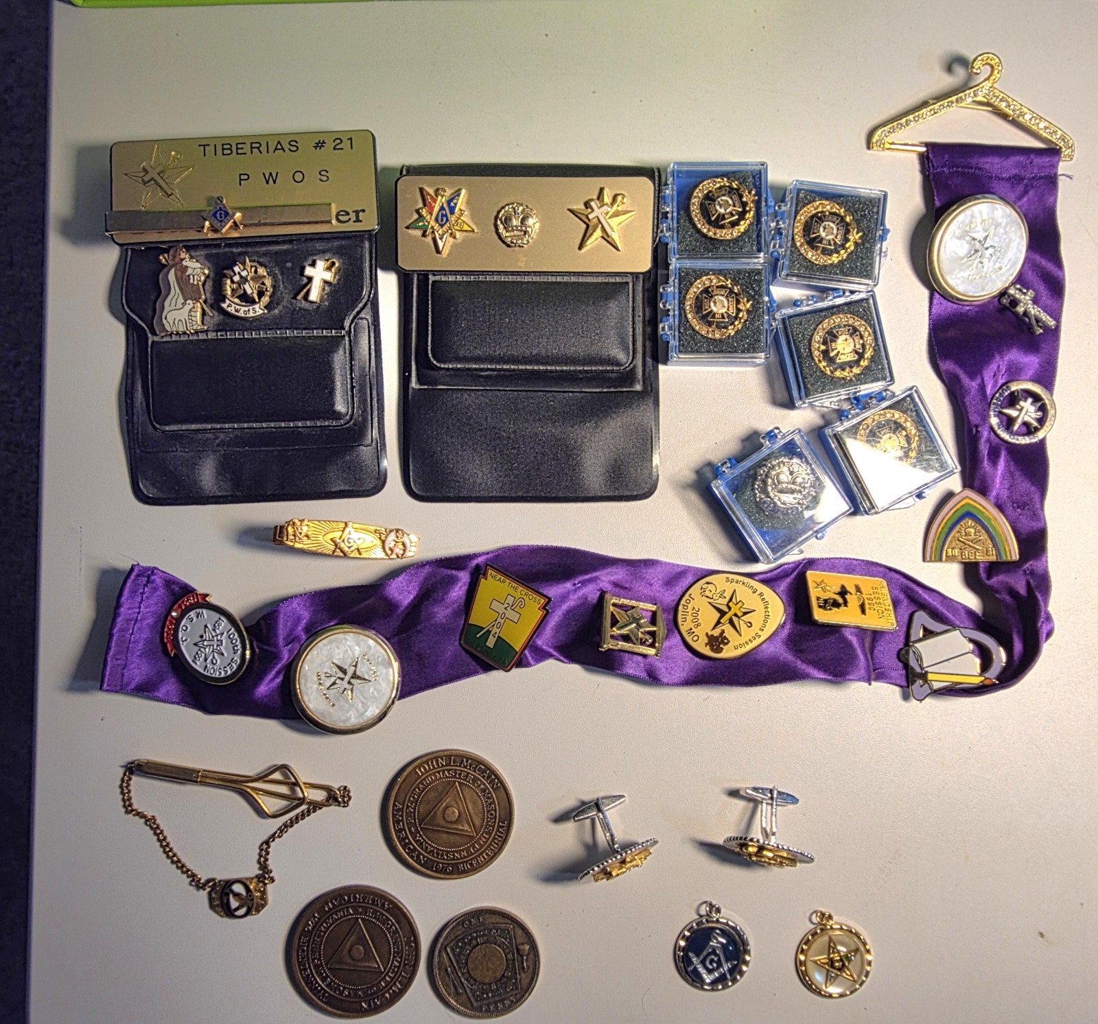 Vintage Lot Of (35pcs) Masonic Knights Templar Pins, Cuff links, Coins & More