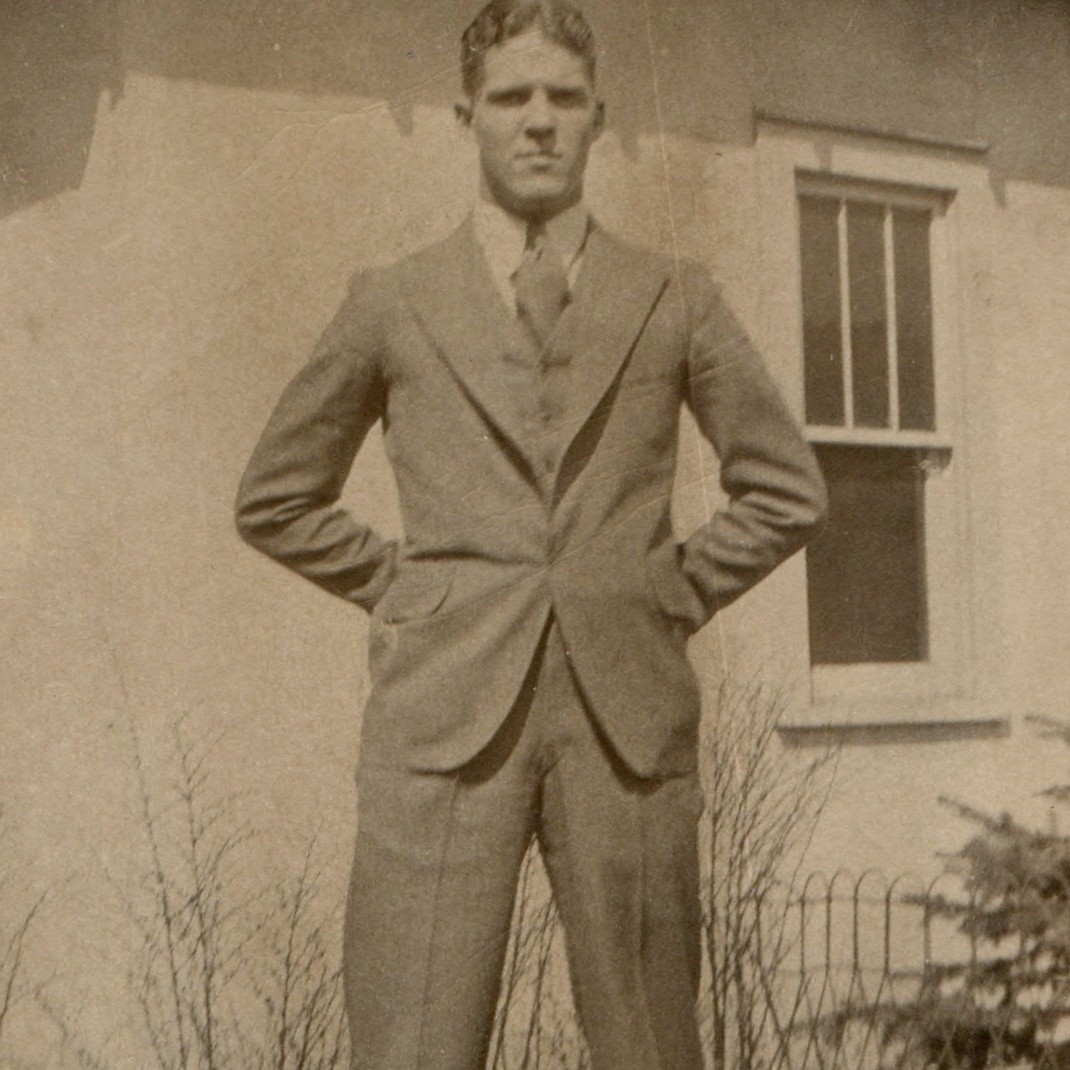 c1930s Dapper Young Man 3-Piece Suit Tie Yard Snapshot Photo Handsome Scotty Vtg