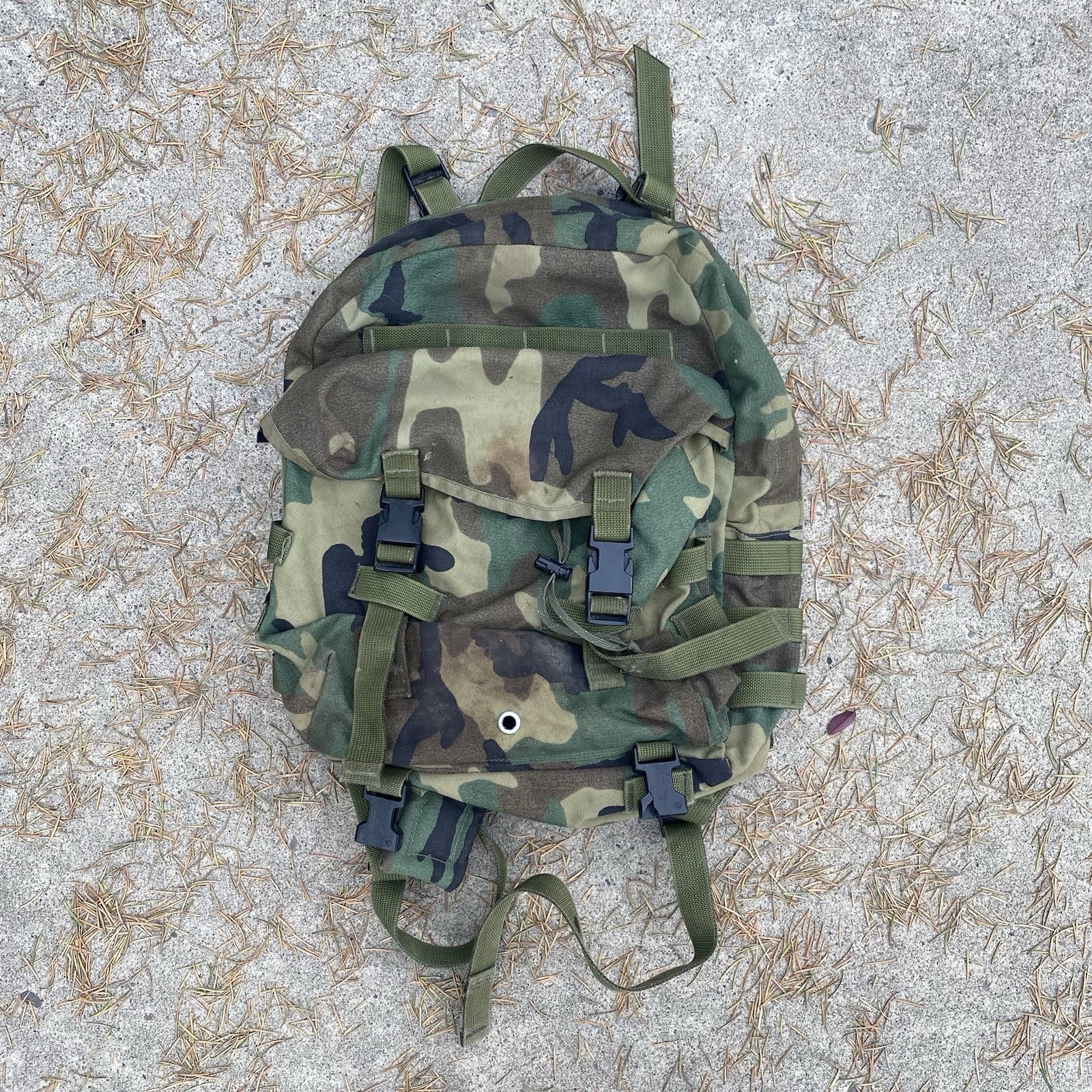 USGI Specialty Defense Systems MOLLE II Patrol / Assault Pack M81 Woodland