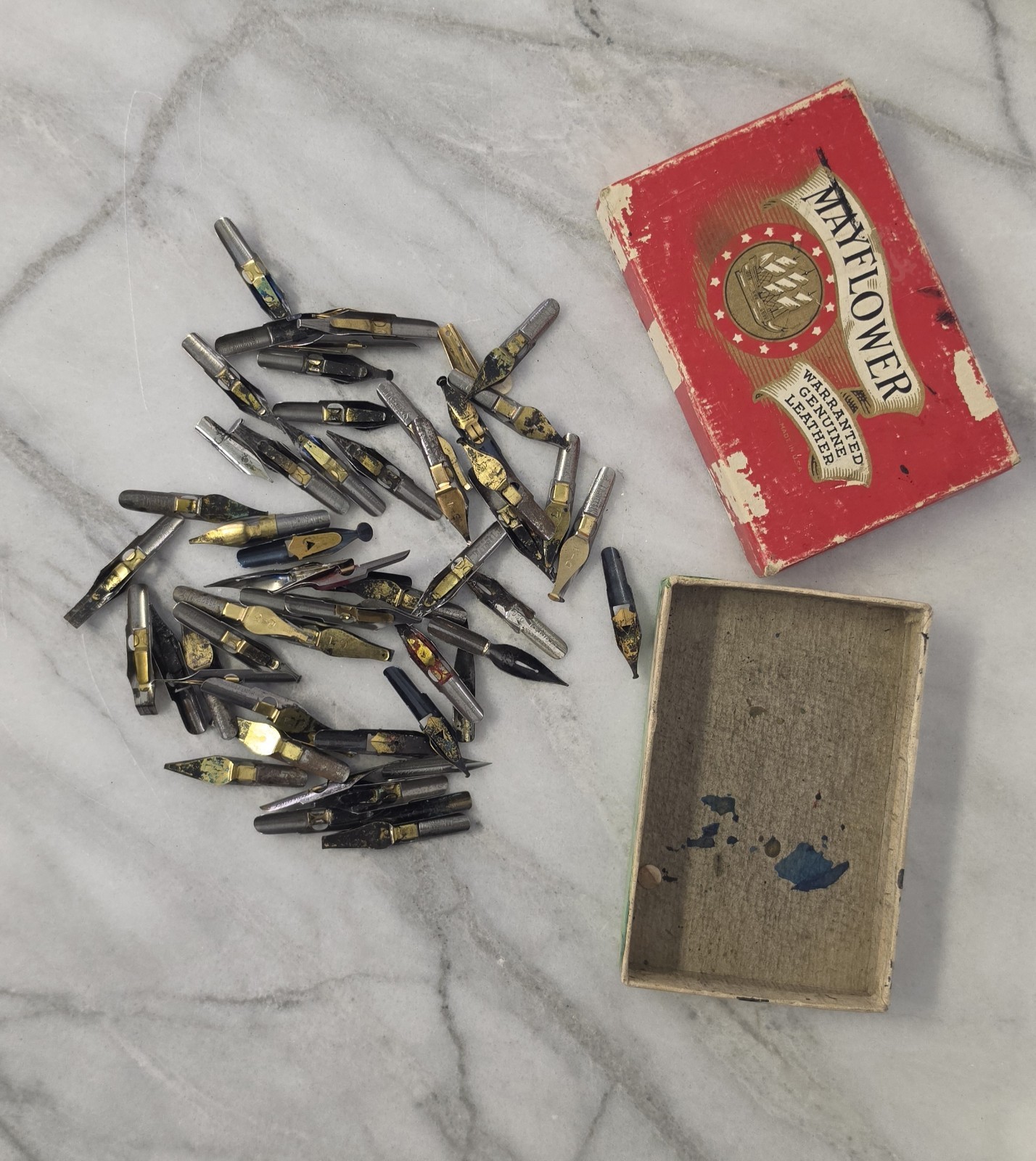 Large Lot Of Calligraphy Nibs Lot