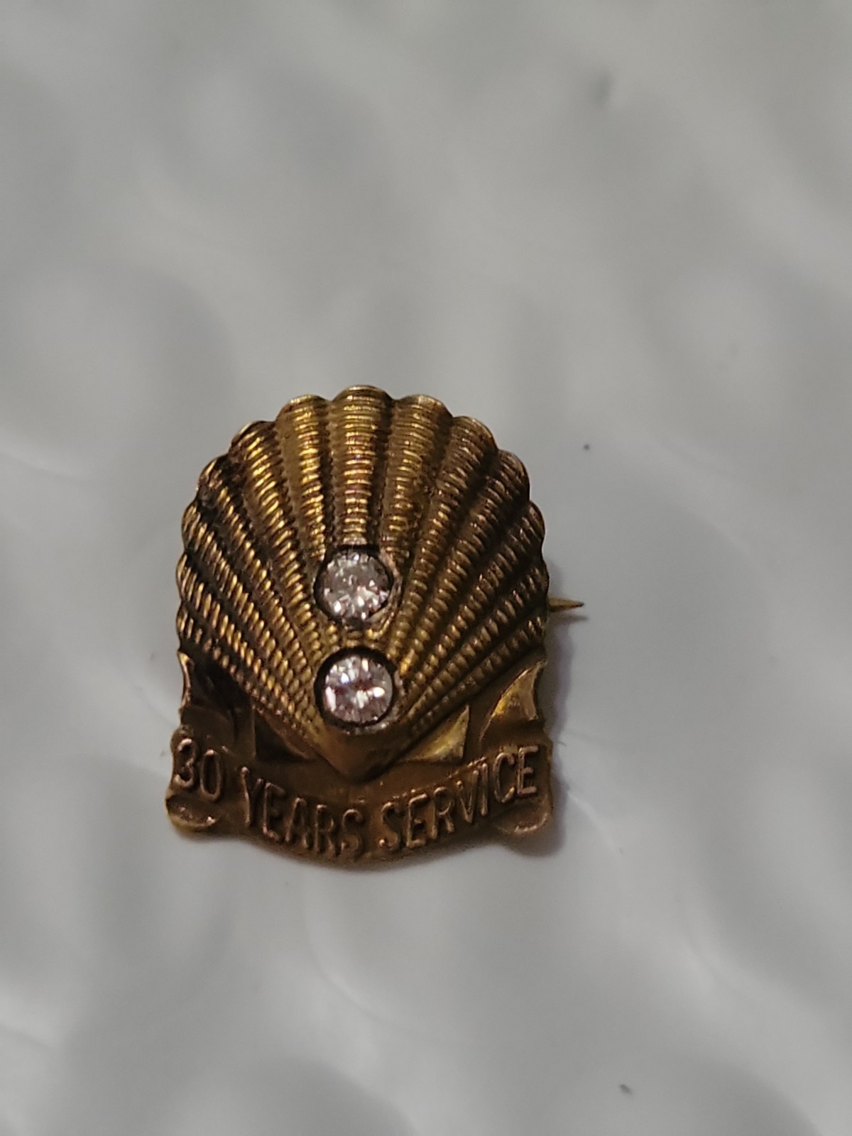 Vintage 10K Gold & Diamond Shell Gas & Oil Employee 30 Yr Service Pin 2.4g