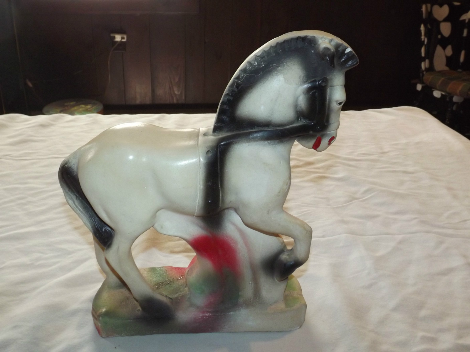 VINTAGE 1960S CHALKWARE HORSE NICE COLORS