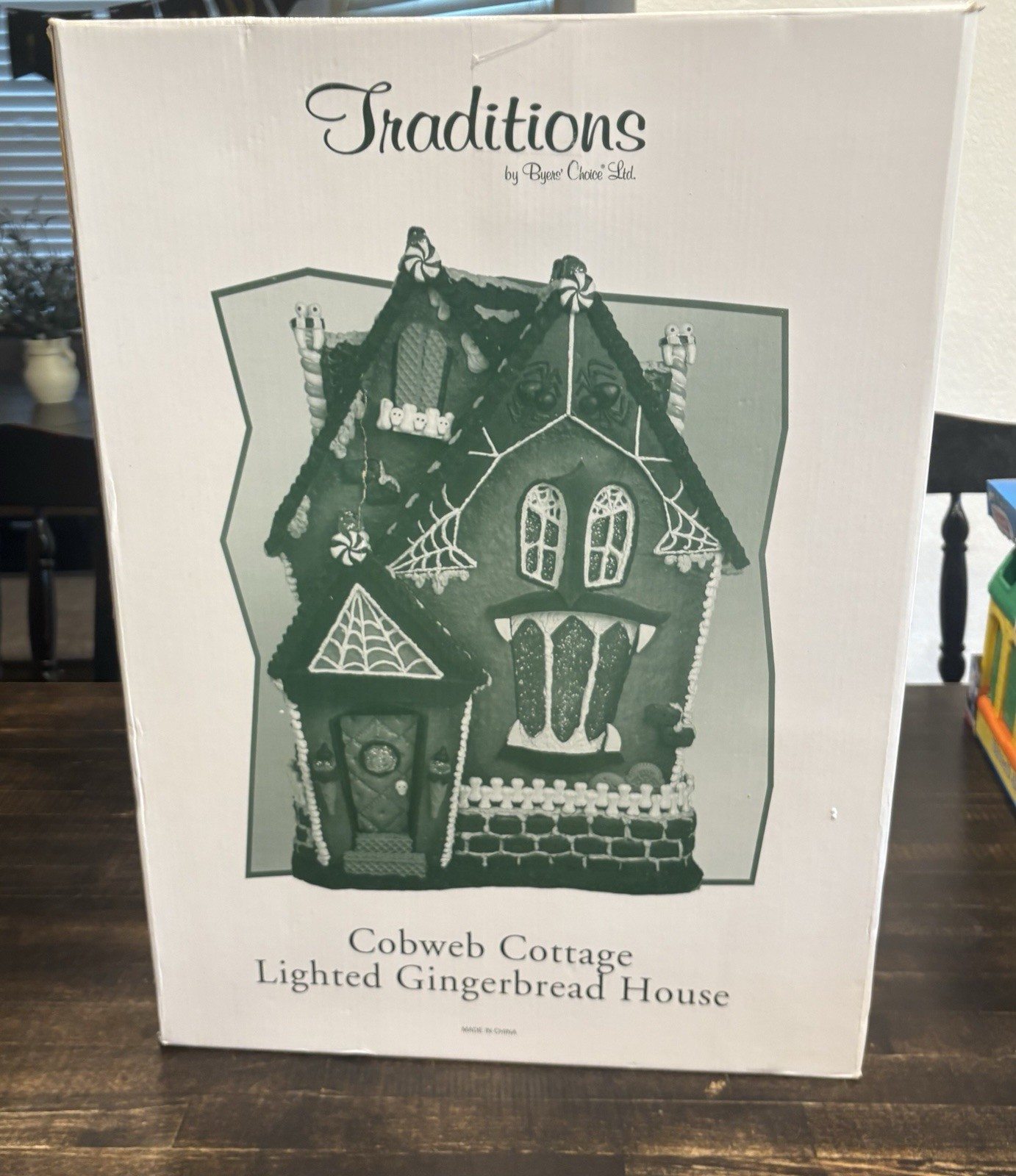 Byers Choice Traditions Cobweb Cottage Lighted Gingerbread House 2013 Halloween
