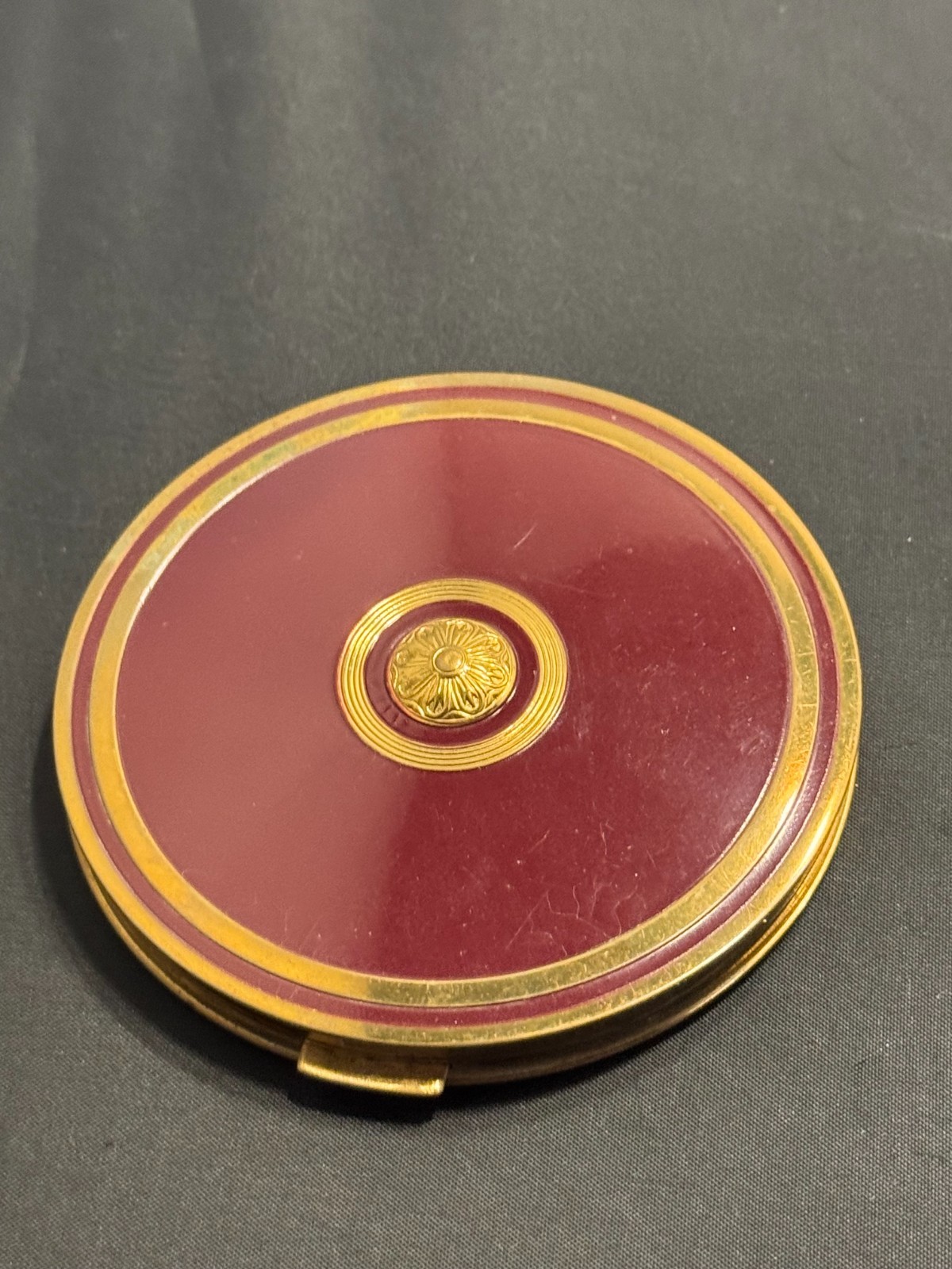 C-042 Vtg Marie Earle Pressed Powder Compact c1940s Red Enamel and Brass
