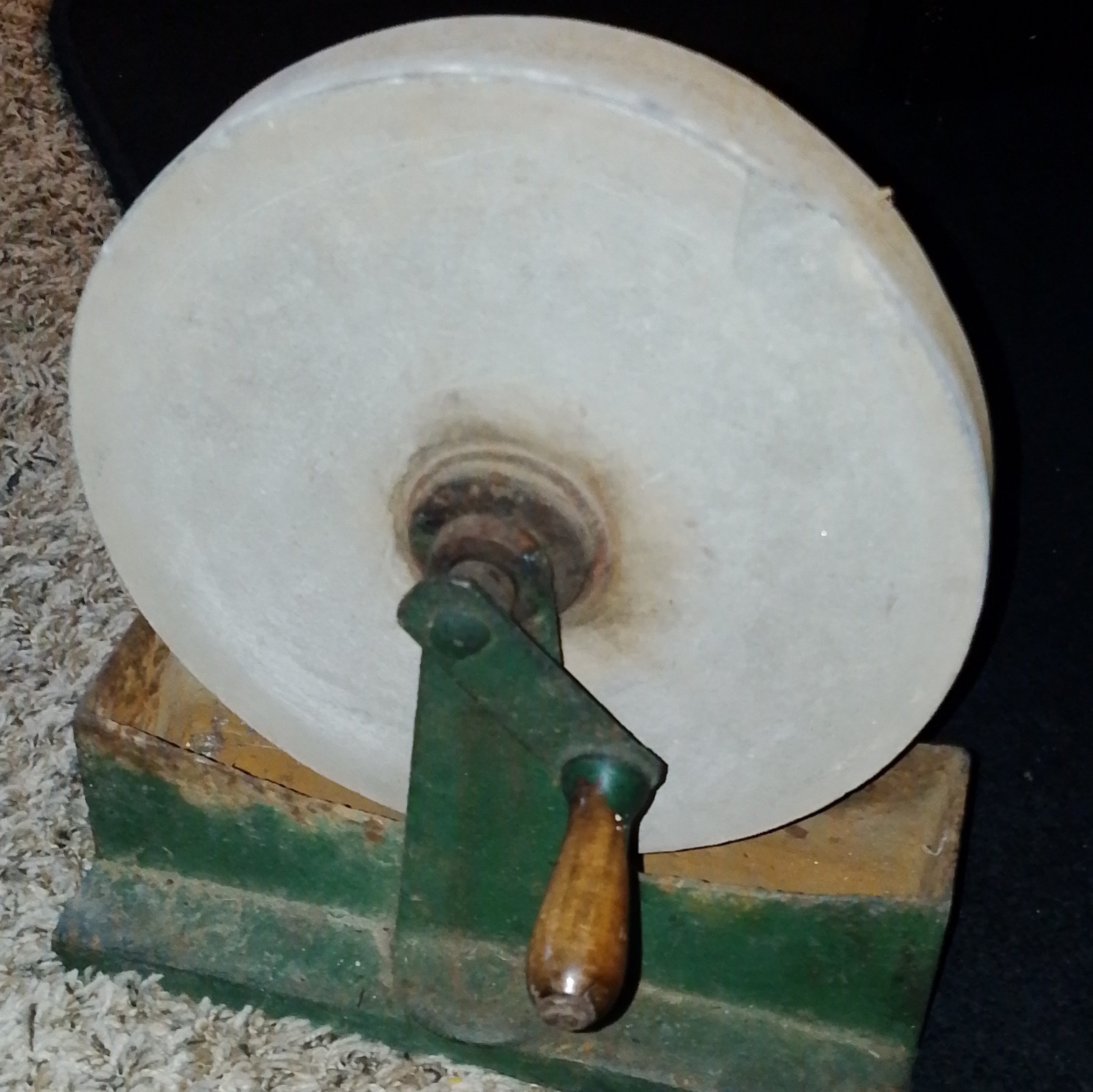 Vintage Hand Crank  Decor Or Primitive   Grinding Wheel Grindstone Sharpener.