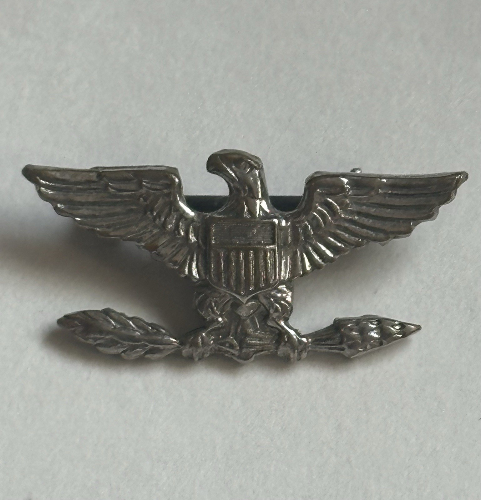 Vintage Imperial HH Hilborn Hamburger US Military Eagle Rank Insignia Pin