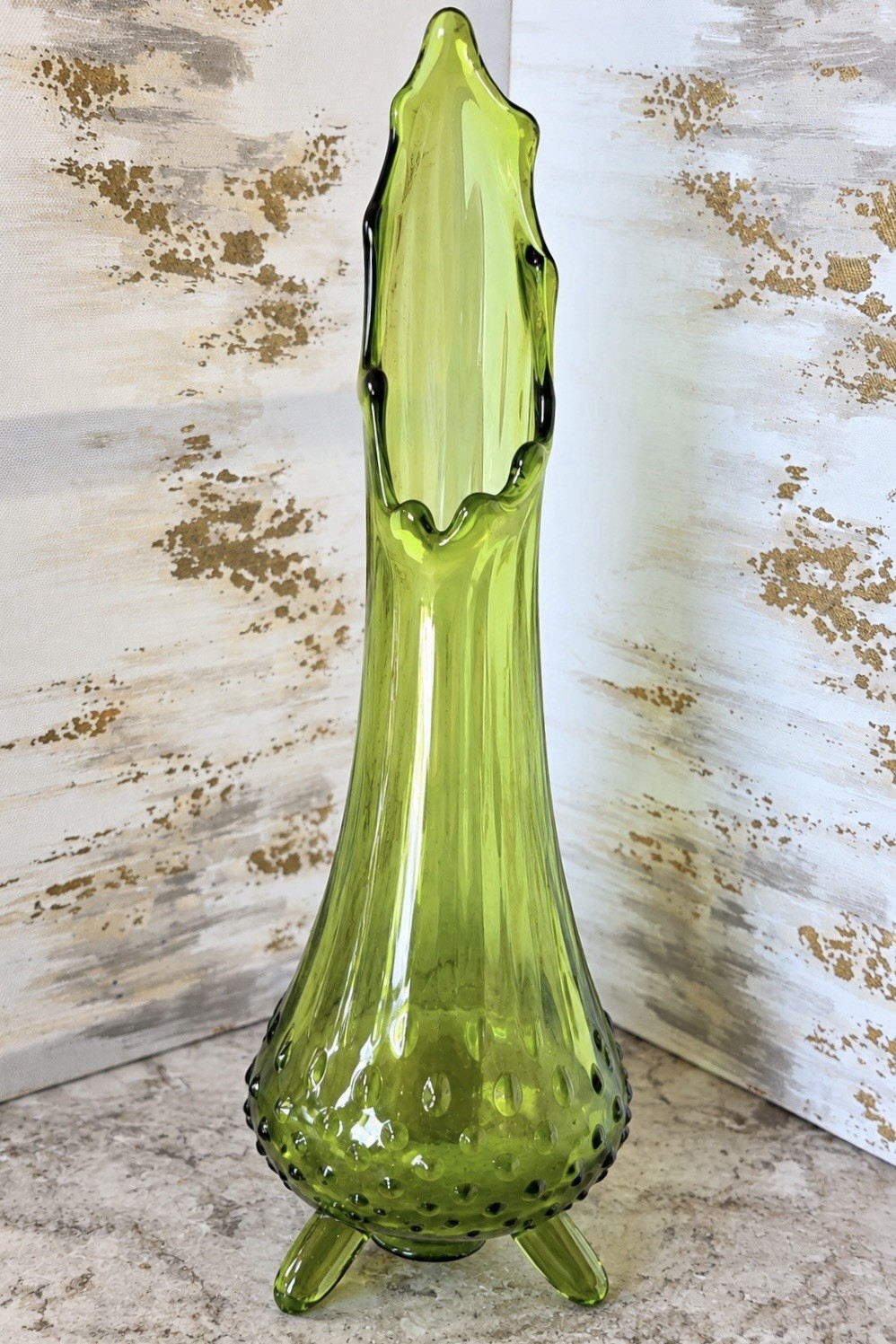 Vtg LE Smith Swung Vase 13” Avocado Green Glass 3 Toe Hobnail Mid Century