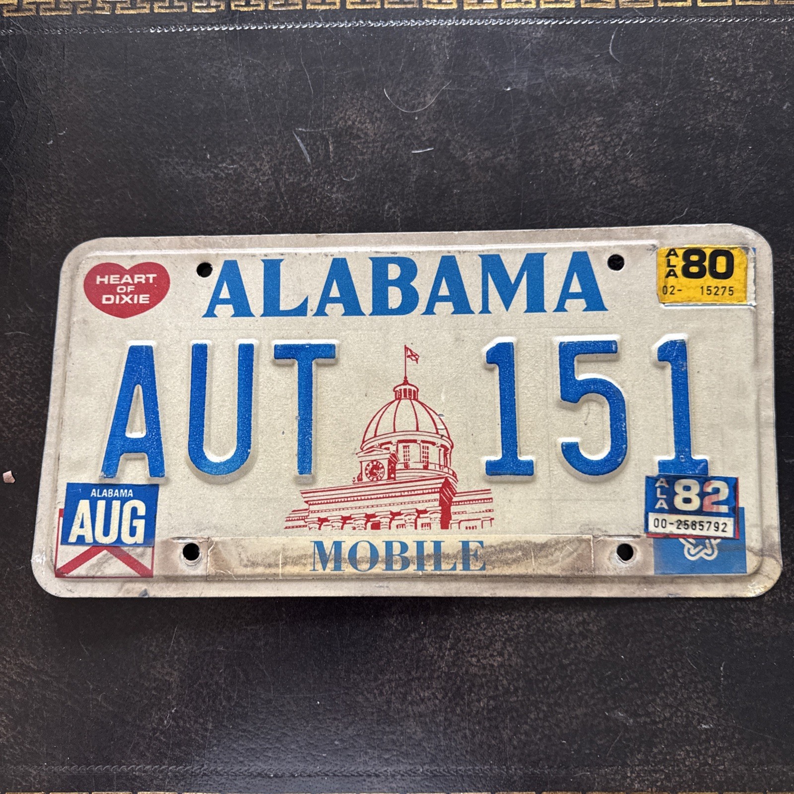 Vintage 1982 Alabama License Plate CAPITOL BUILDING GRAPHIC Tag # AUT 151 Mobile