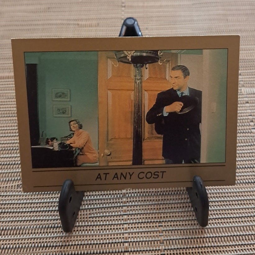 1993 James Bond 007 Sean Connery Trading Card Number 29 & Top Loader